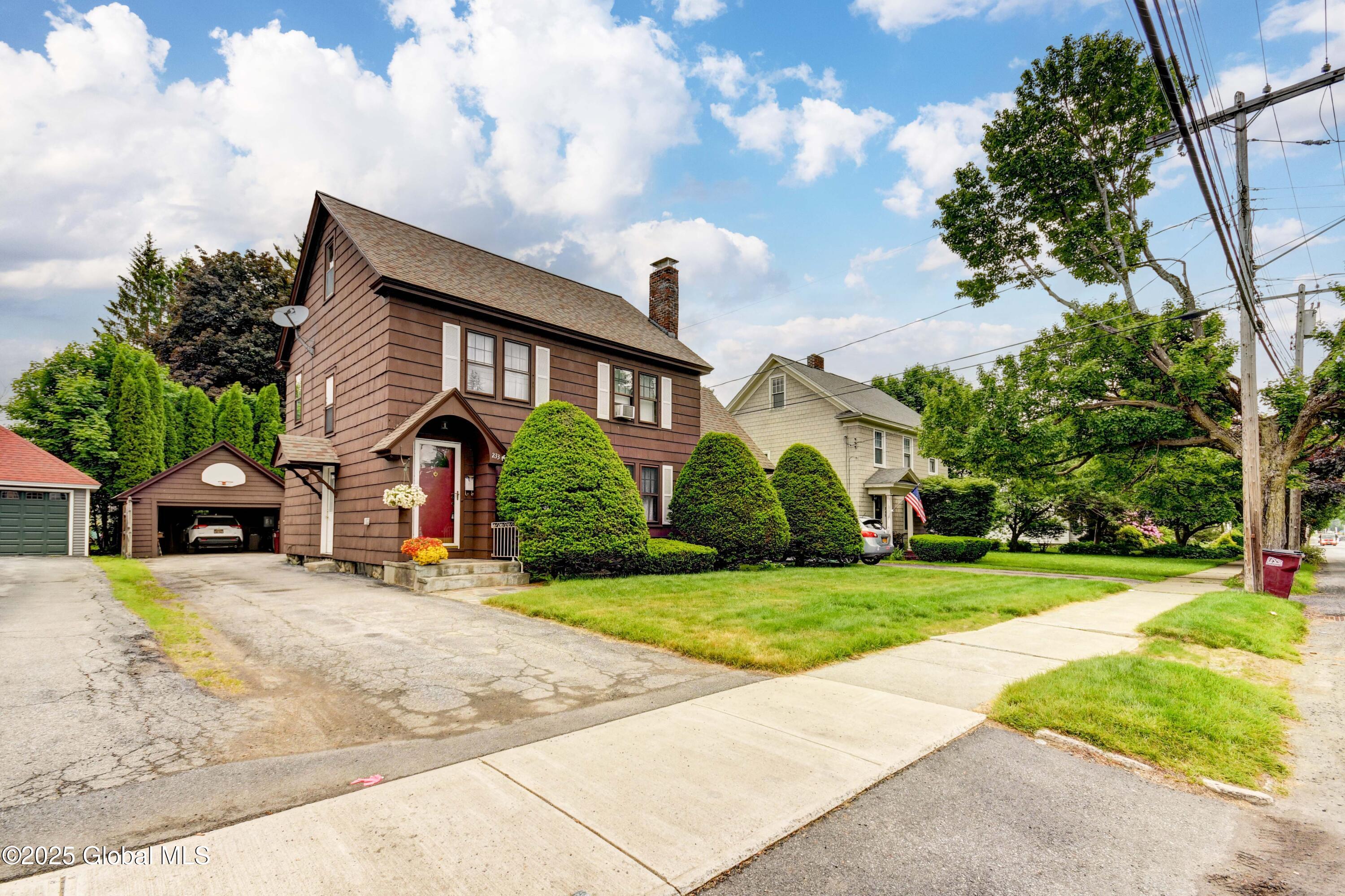 233 E Fulton Street, Gloversville, New York image 1