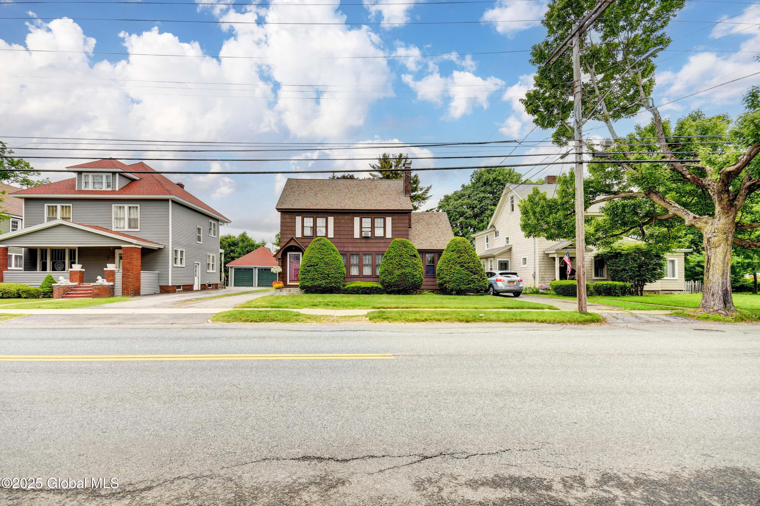 233 E Fulton Street, Gloversville, New York image 48