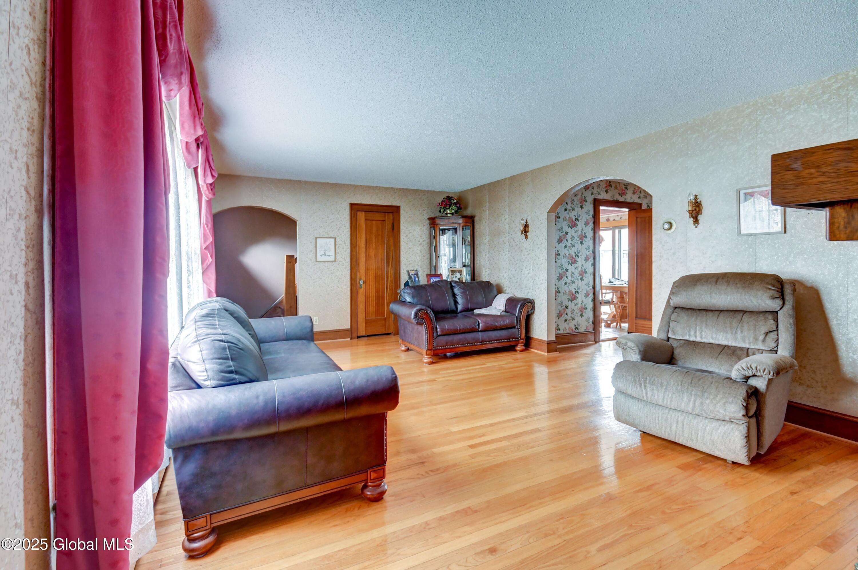 233 E Fulton Street, Gloversville, New York image 9