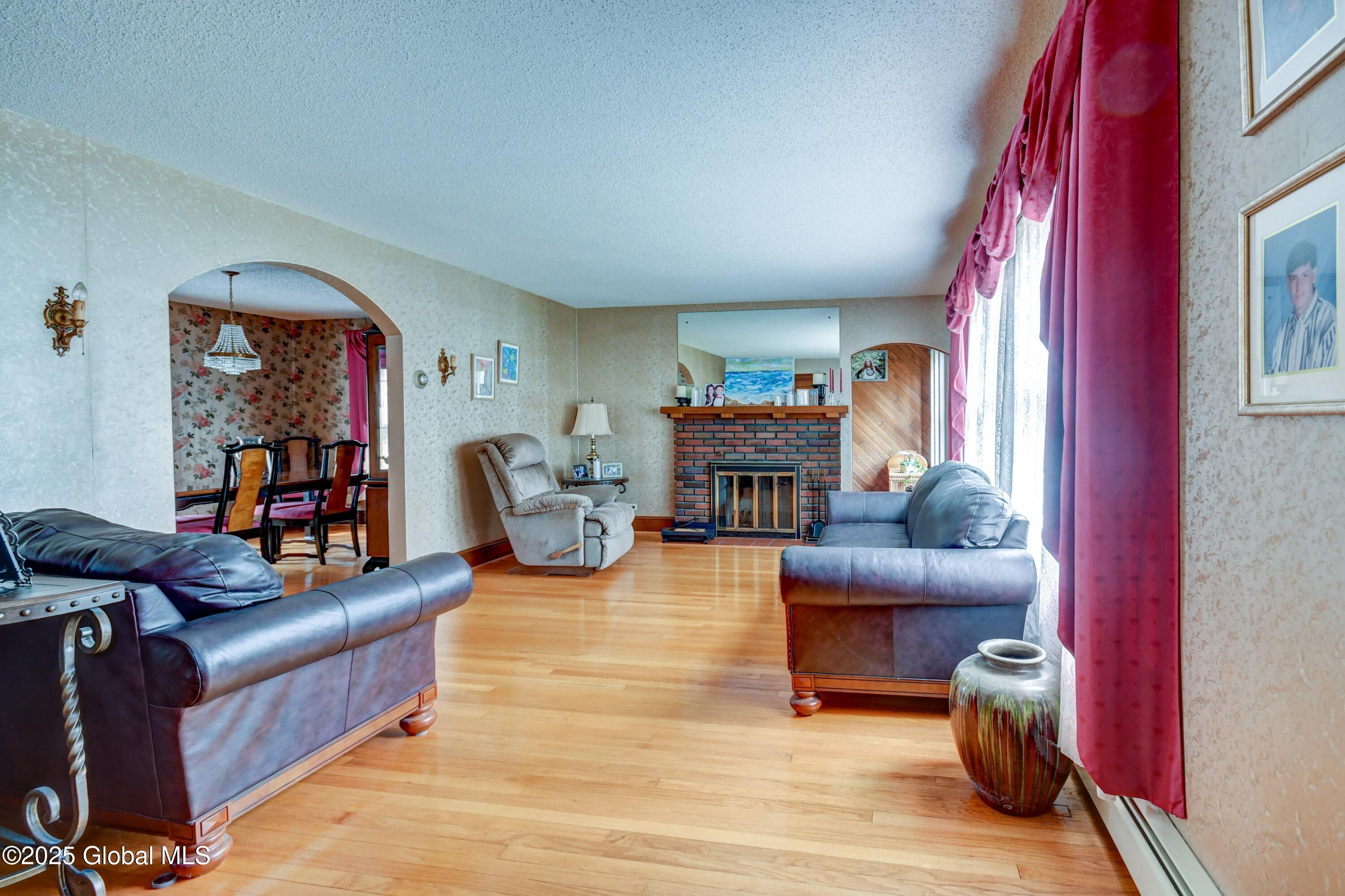 233 E Fulton Street, Gloversville, New York image 11