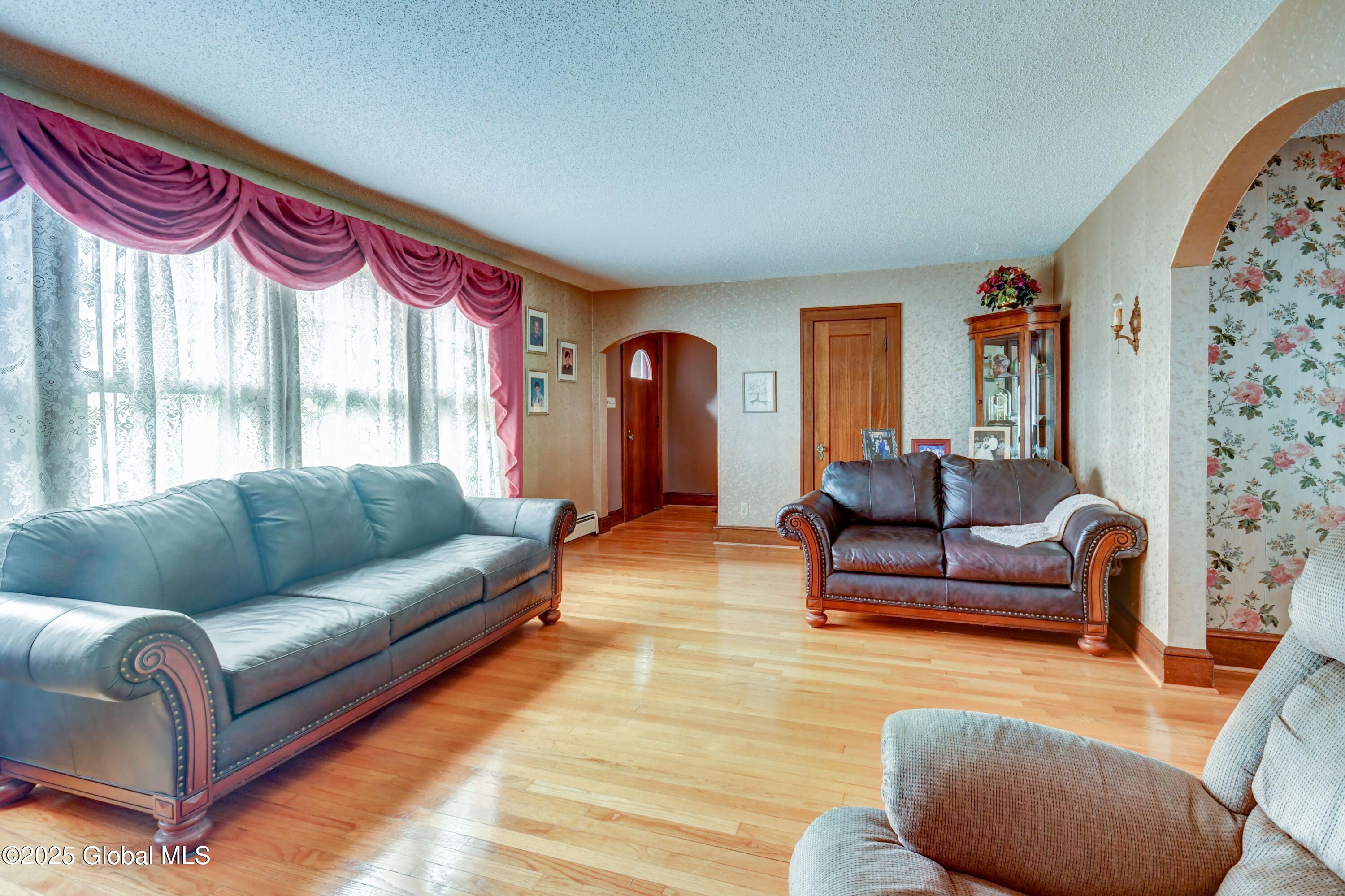 233 E Fulton Street, Gloversville, New York image 10