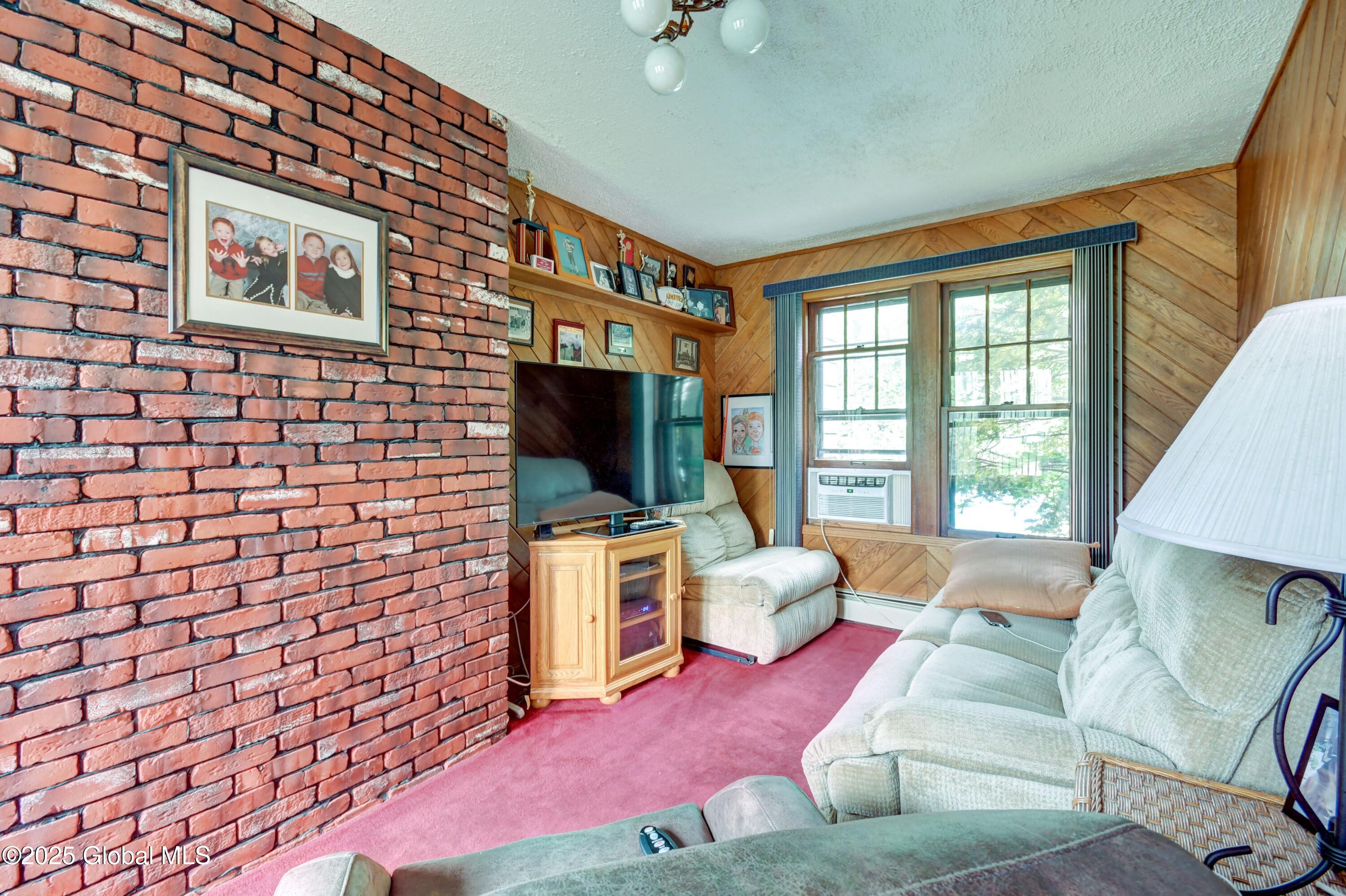 233 E Fulton Street, Gloversville, New York image 14