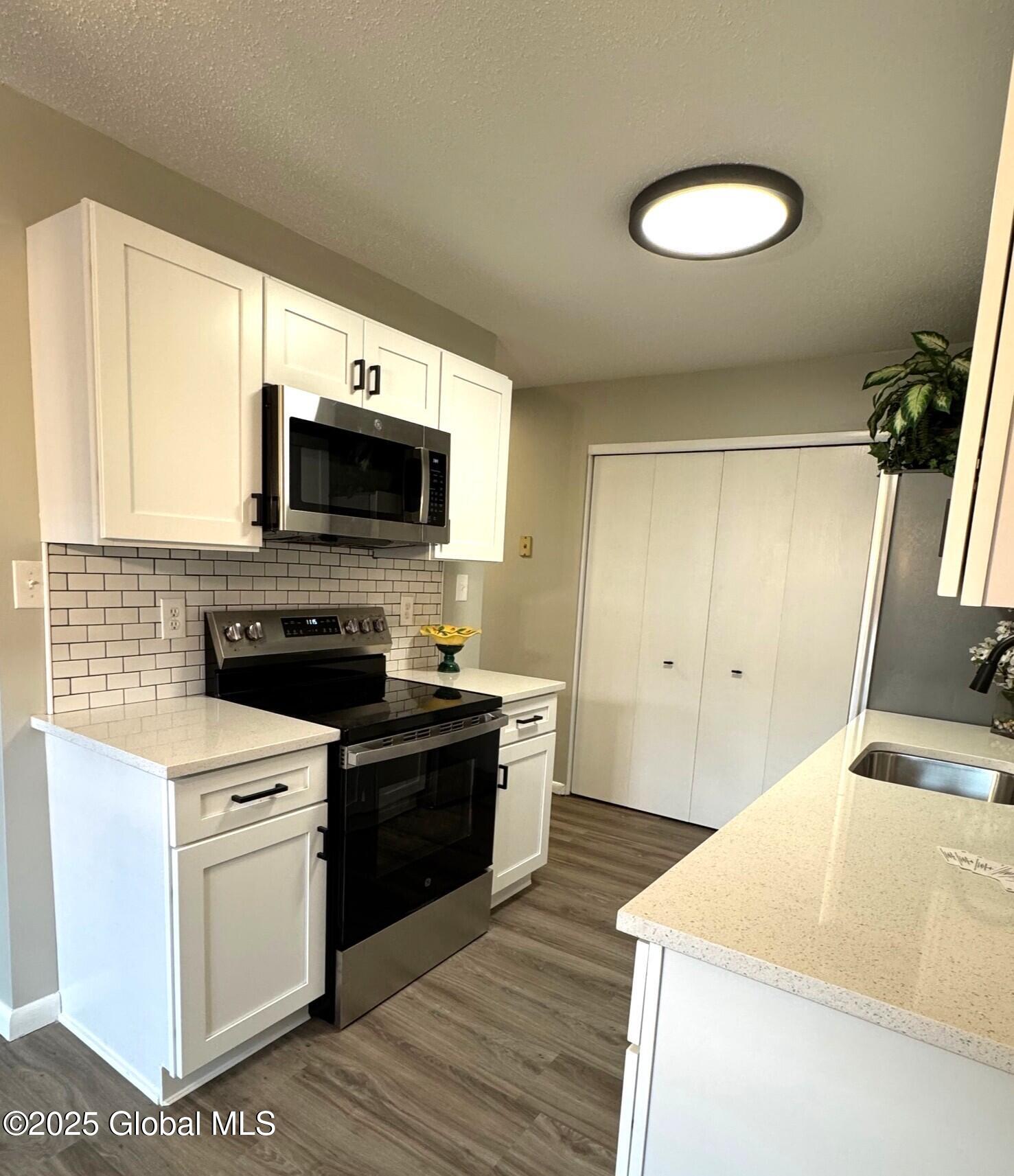 1604 Cambridge Manor Drive, Scotia, New York image 10