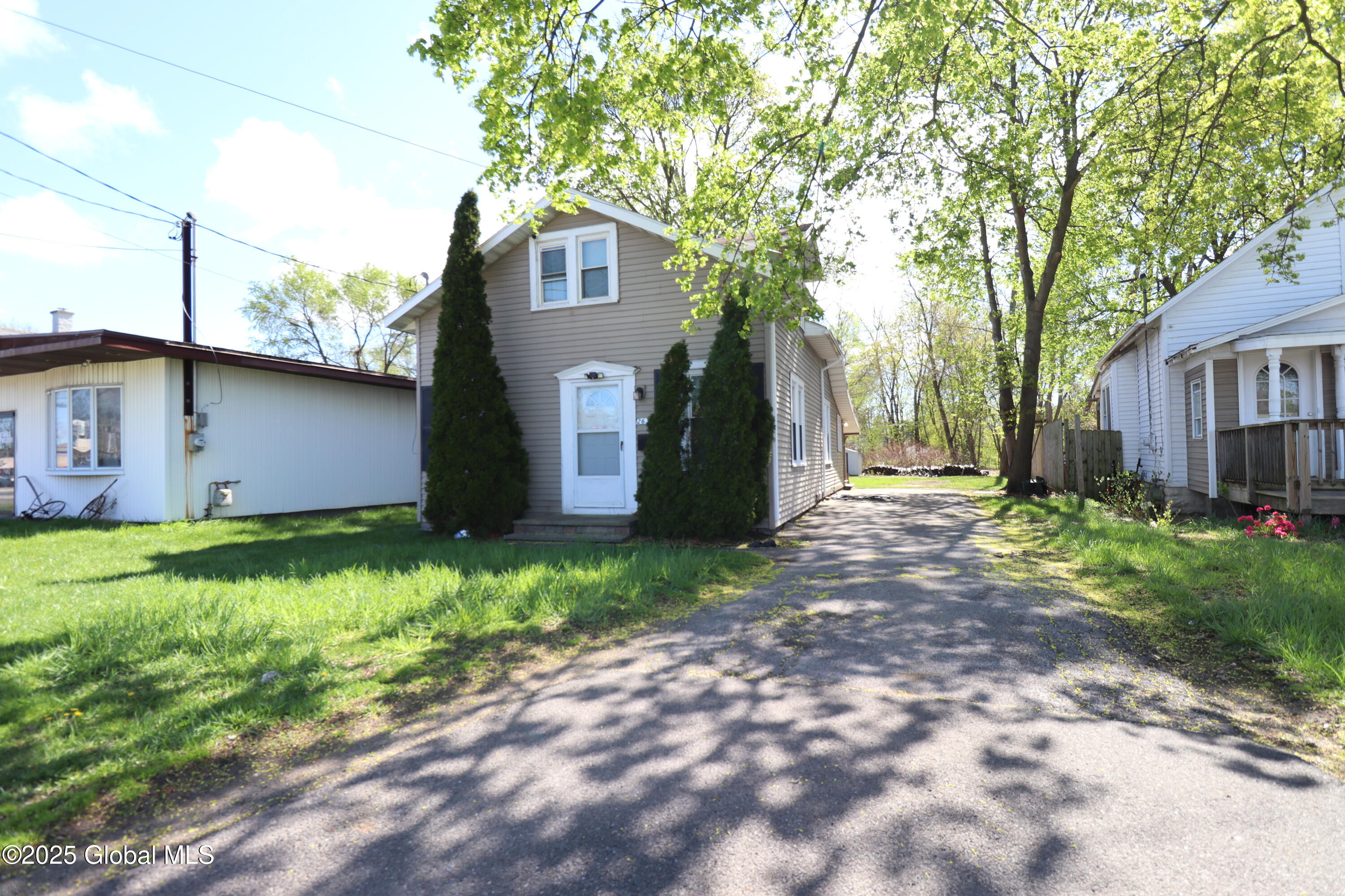 2633 Hamburg Street, Schenectady, New York image 1