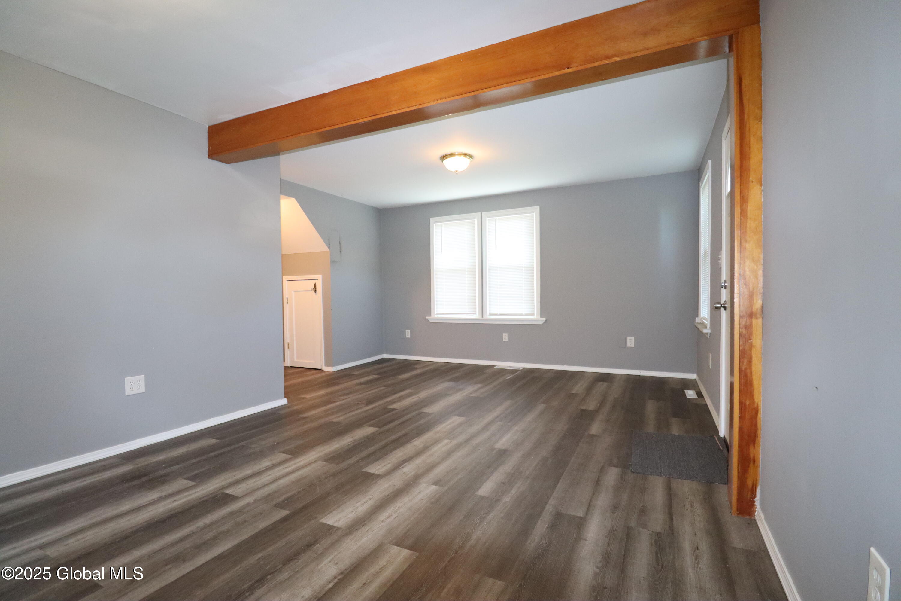 2633 Hamburg Street, Schenectady, New York image 4