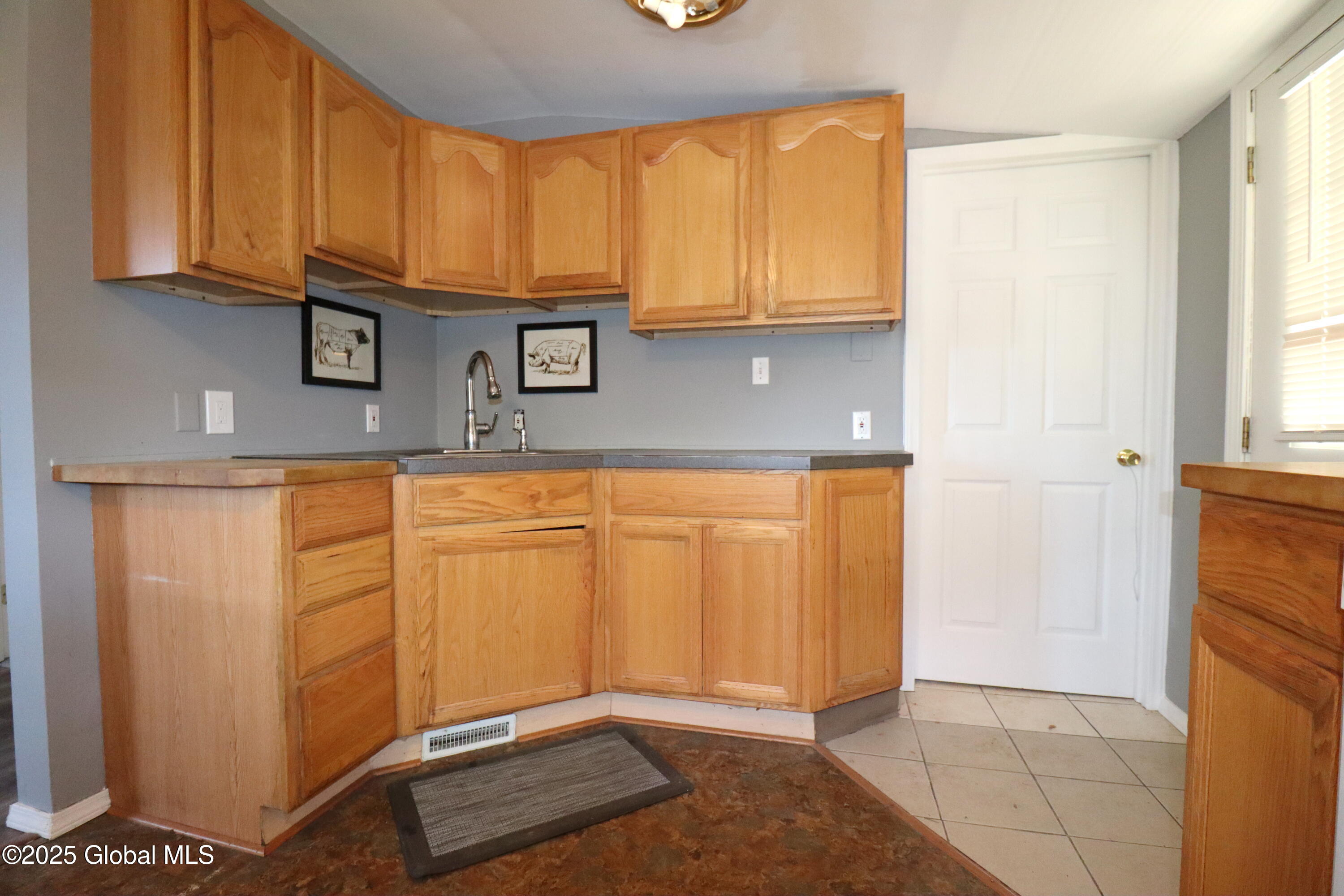 2633 Hamburg Street, Schenectady, New York image 14