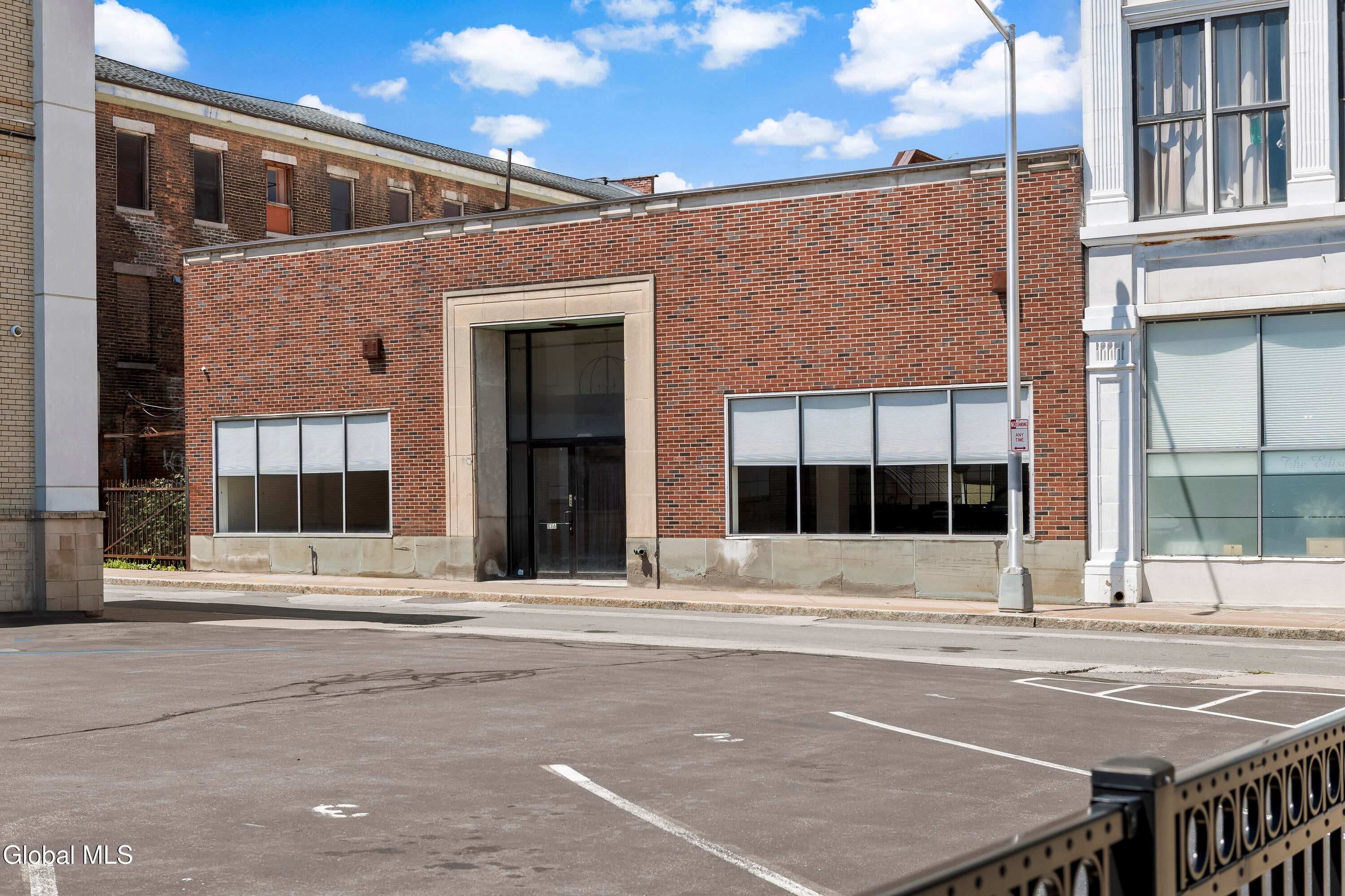132 N Broadway