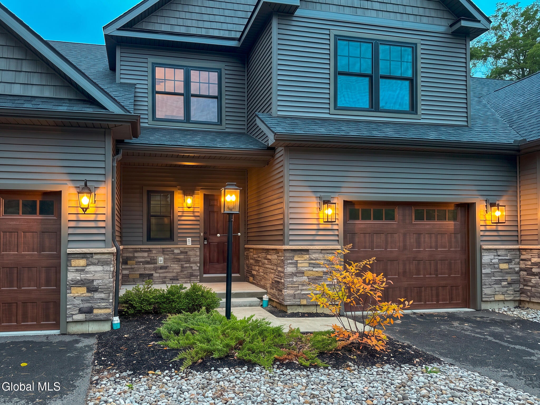 9 Hill Crest Lane UNIT 2