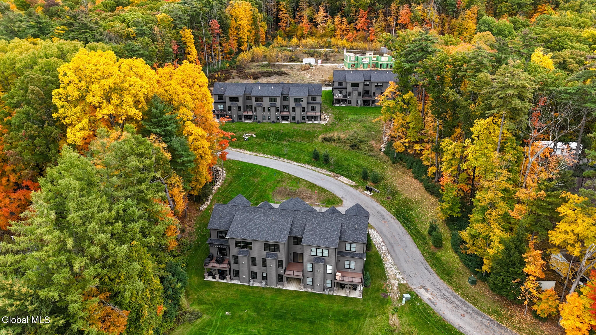 9 Hill Crest Lane UNIT 2