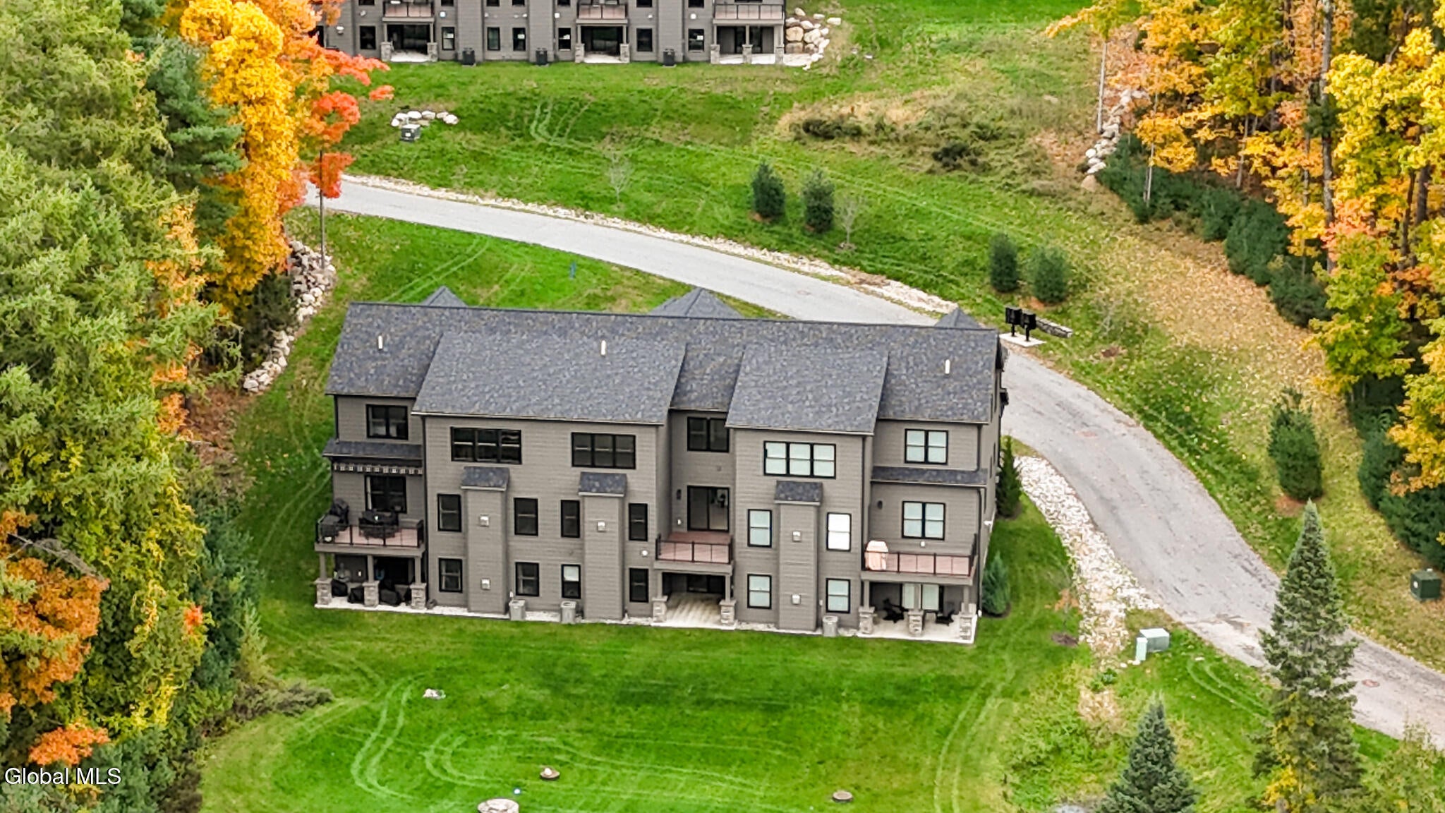 9 Hill Crest Lane UNIT 2