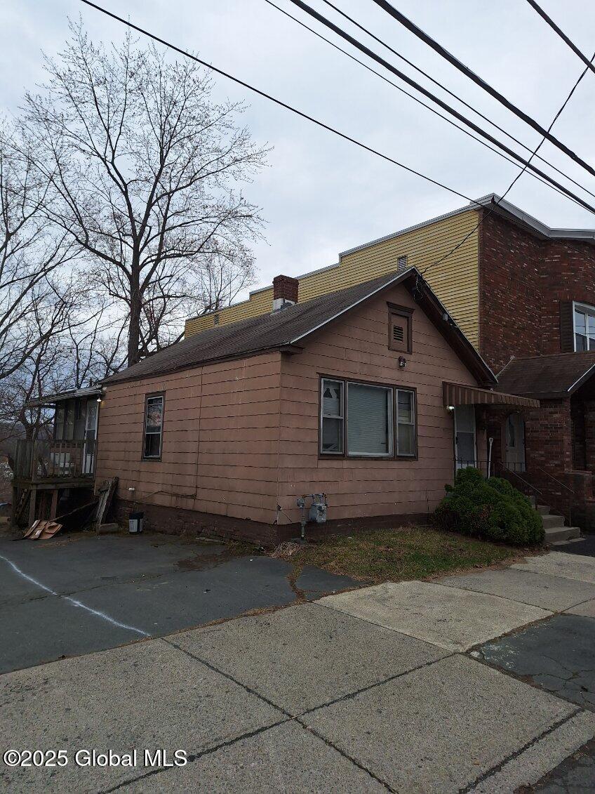 15 Lincoln Avenue, Cohoes, New York image 2