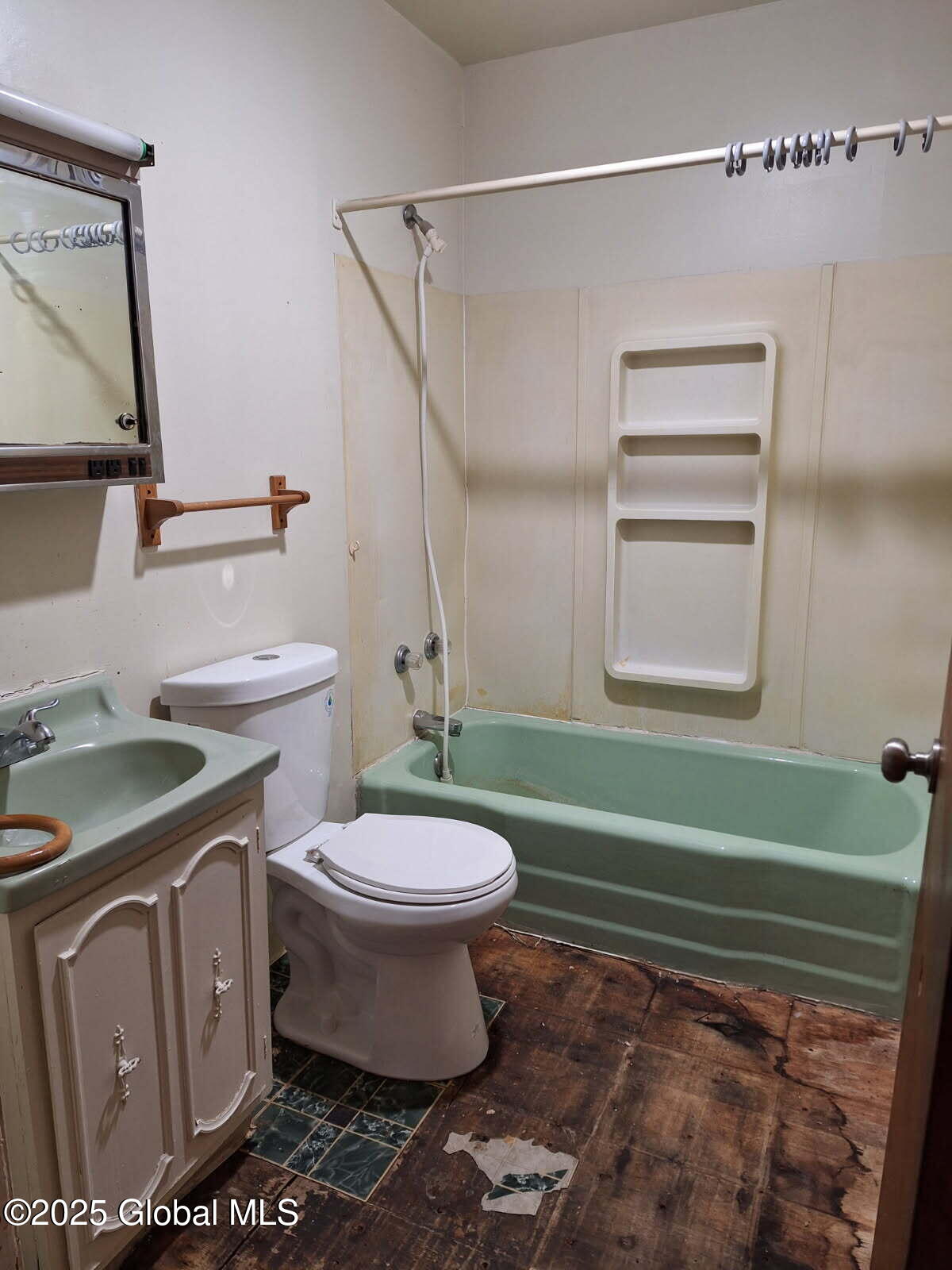 15 Lincoln Avenue, Cohoes, New York image 8