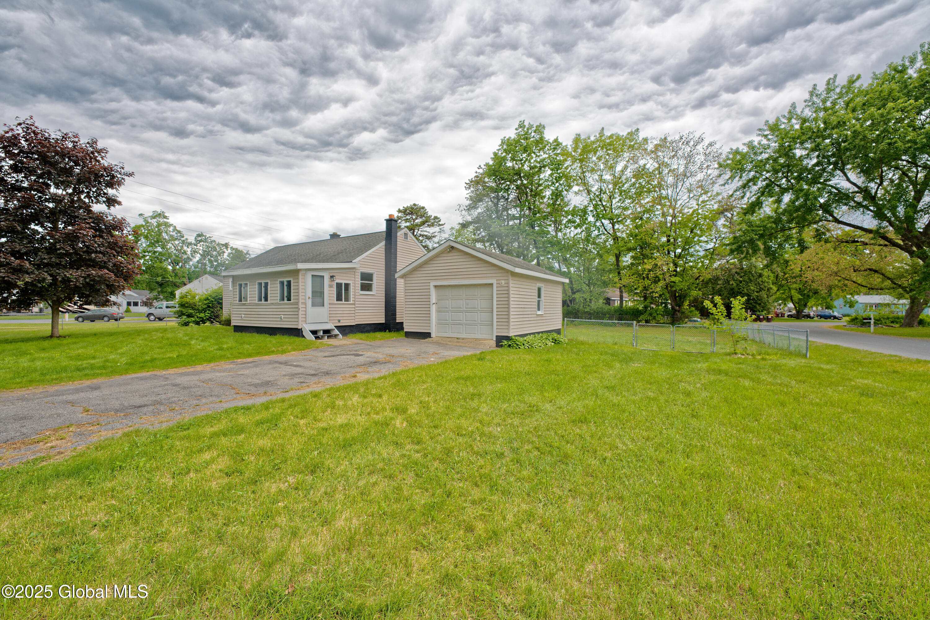 1 Ryder Avenue, South Glens Falls, New York image 24