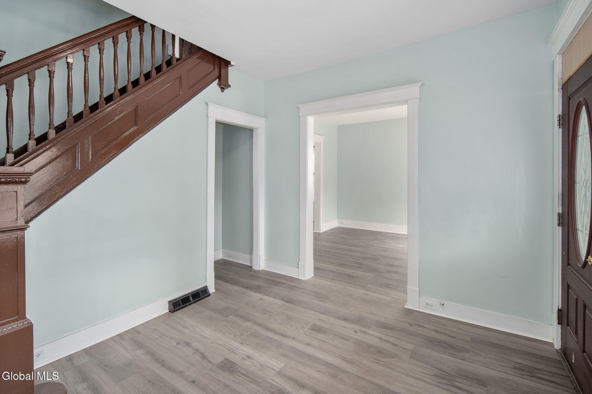 Schenectady, New York 12307, United States, 4 Bedrooms Bedrooms, ,2 BathroomsBathrooms,Residential,Active,229569