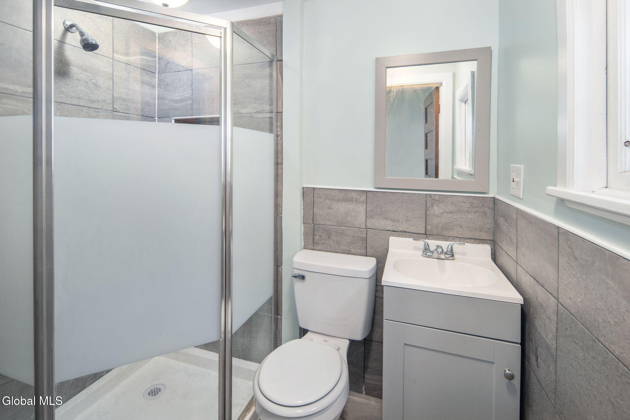 Schenectady, New York 12307, United States, 4 Bedrooms Bedrooms, ,2 BathroomsBathrooms,Residential,Active,229569