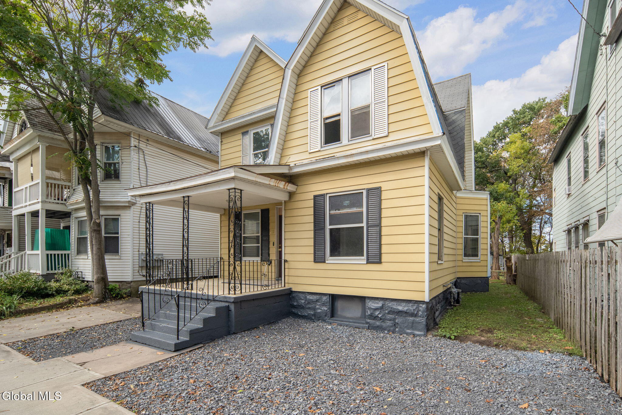 Schenectady, New York 12307, United States, 4 Bedrooms Bedrooms, ,2 BathroomsBathrooms,Residential,Active,229569