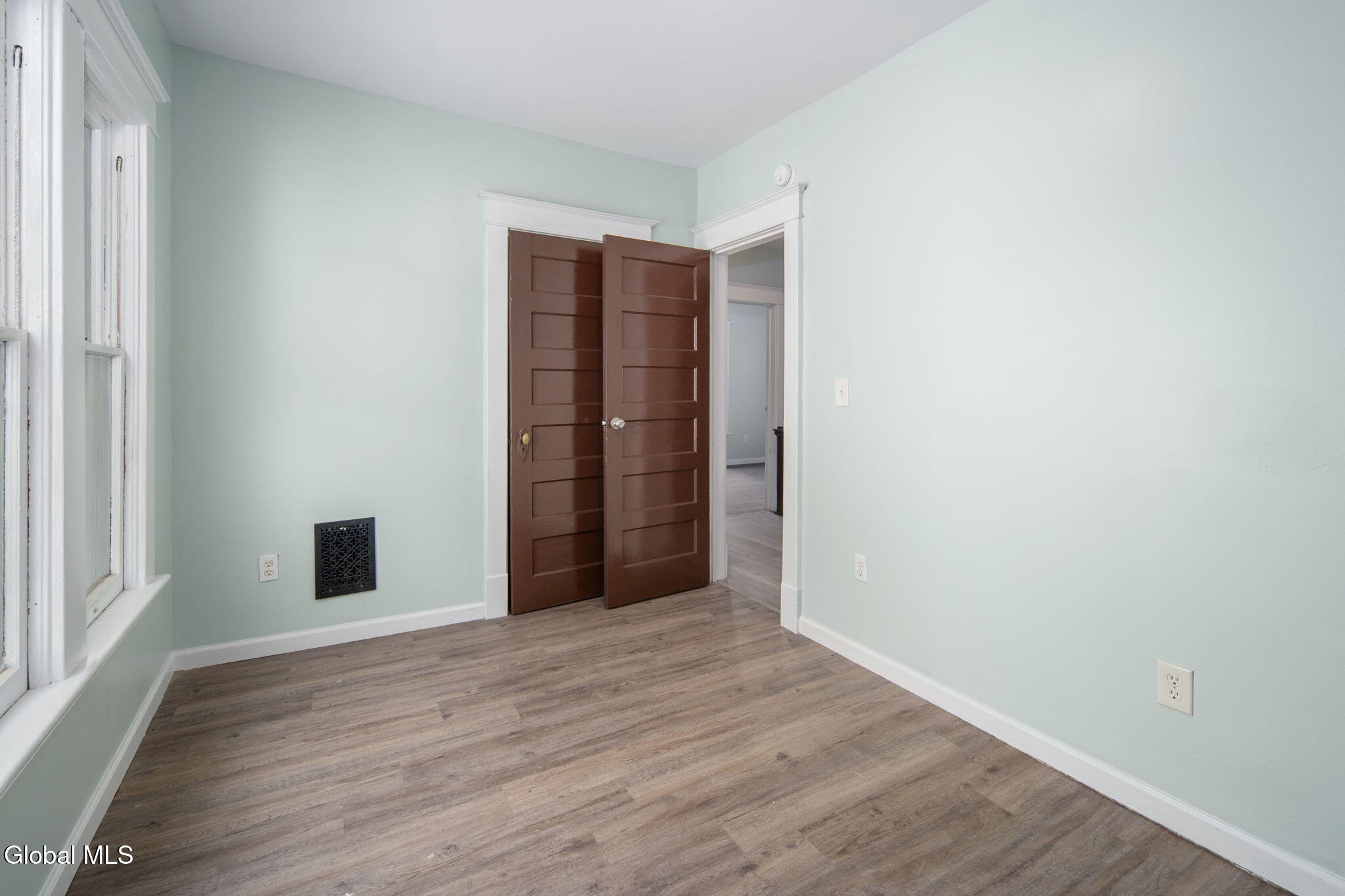 Schenectady, New York 12307, United States, 4 Bedrooms Bedrooms, ,2 BathroomsBathrooms,Residential,Active,229569