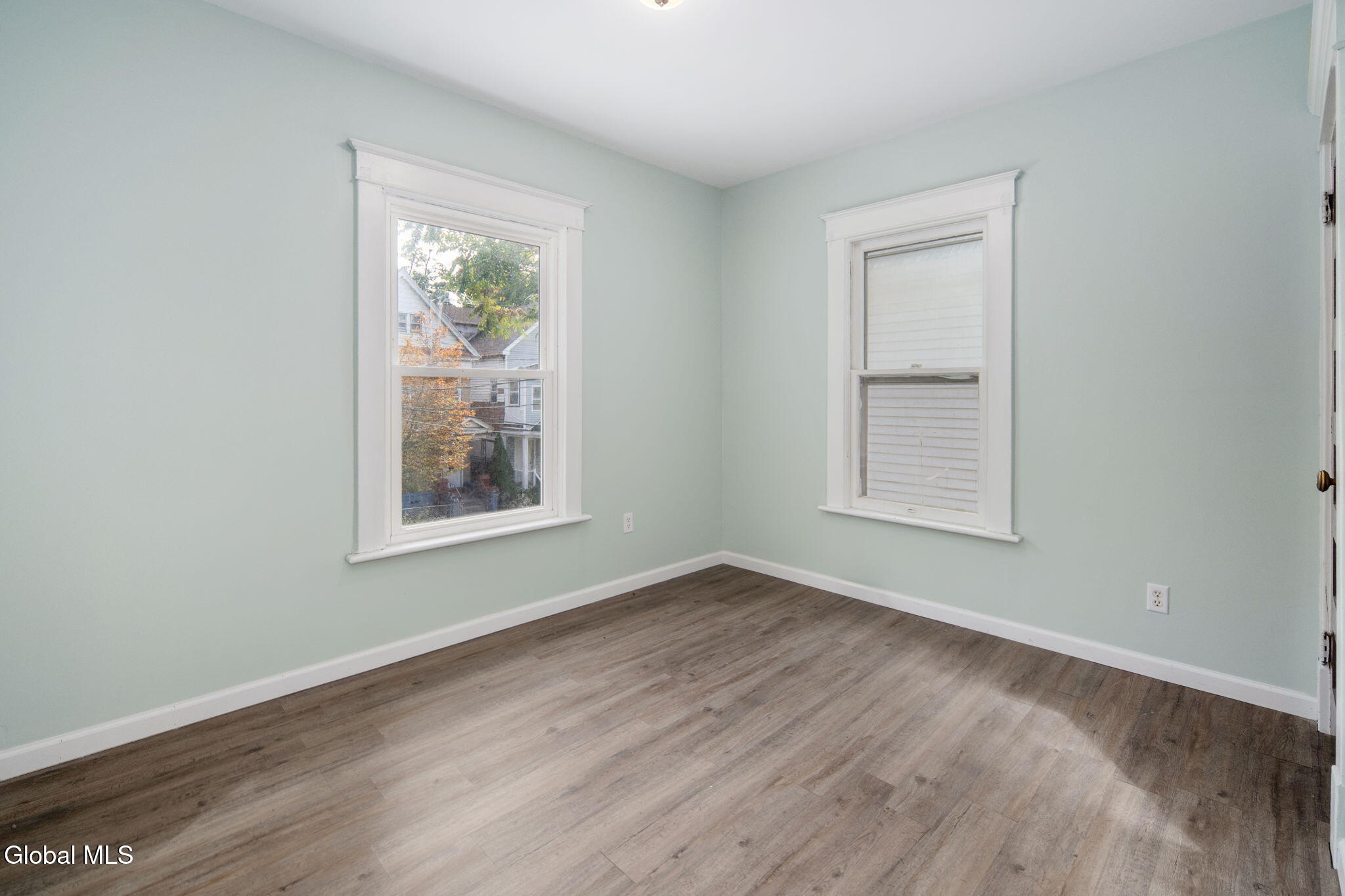 Schenectady, New York 12307, United States, 4 Bedrooms Bedrooms, ,2 BathroomsBathrooms,Residential,Active,229569