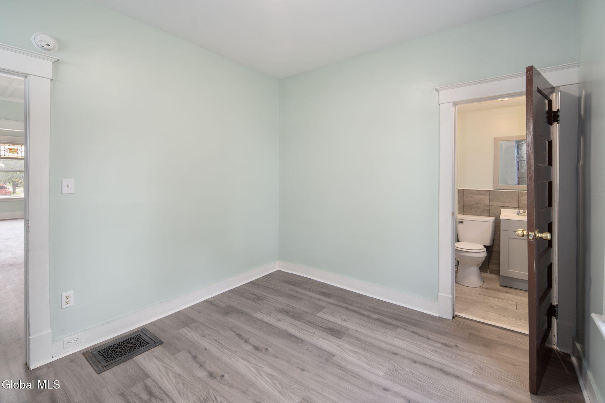 Schenectady, New York 12307, United States, 4 Bedrooms Bedrooms, ,2 BathroomsBathrooms,Residential,Active,229569