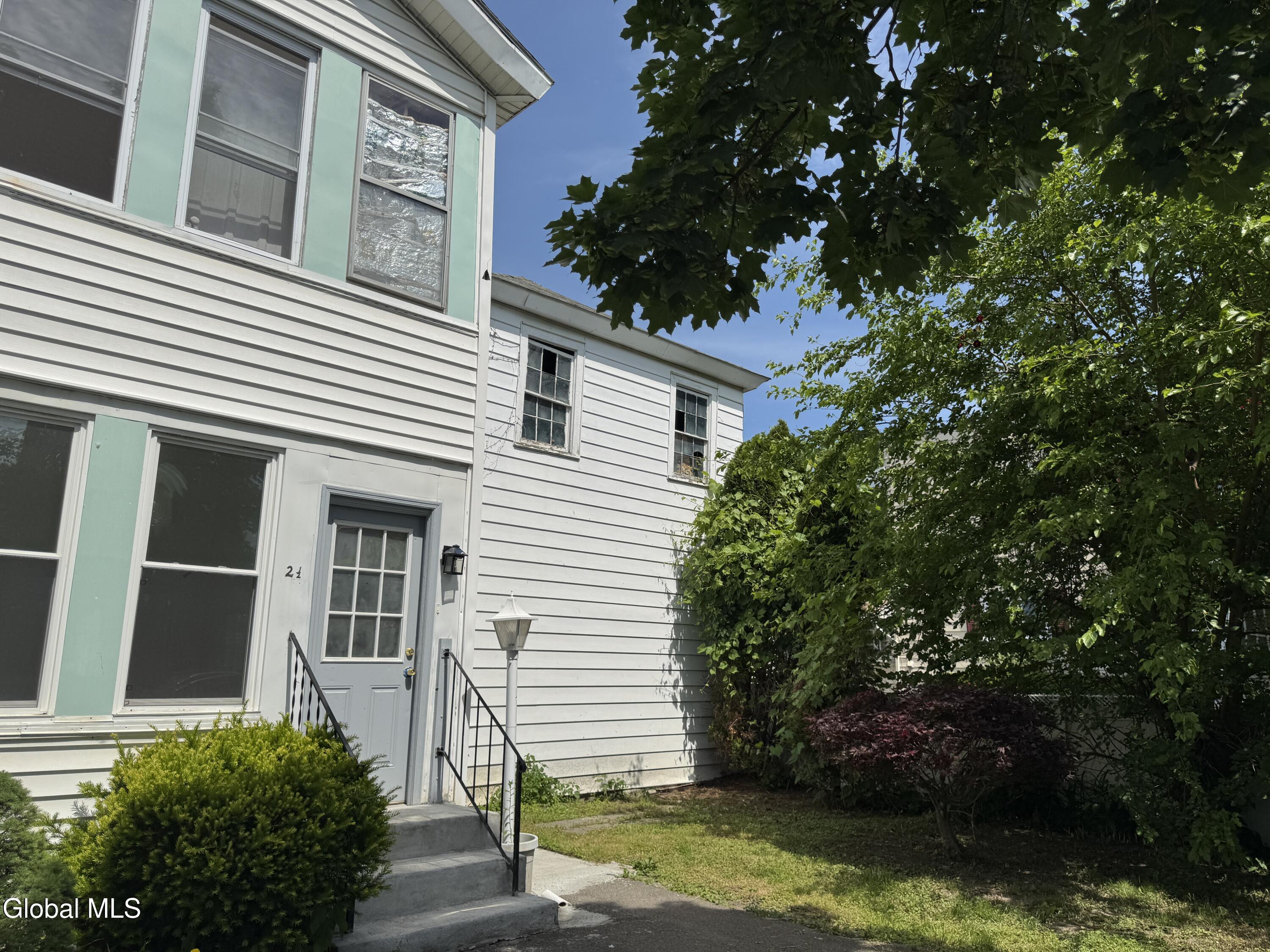 2 1/2 1st Street