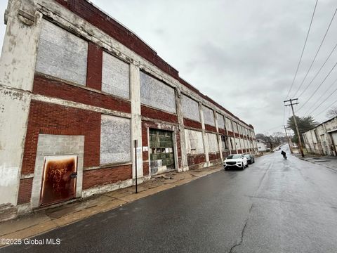 Photo of 80 Lincoln Street, Gloversville, NY 12078 (MLS # 202610410)