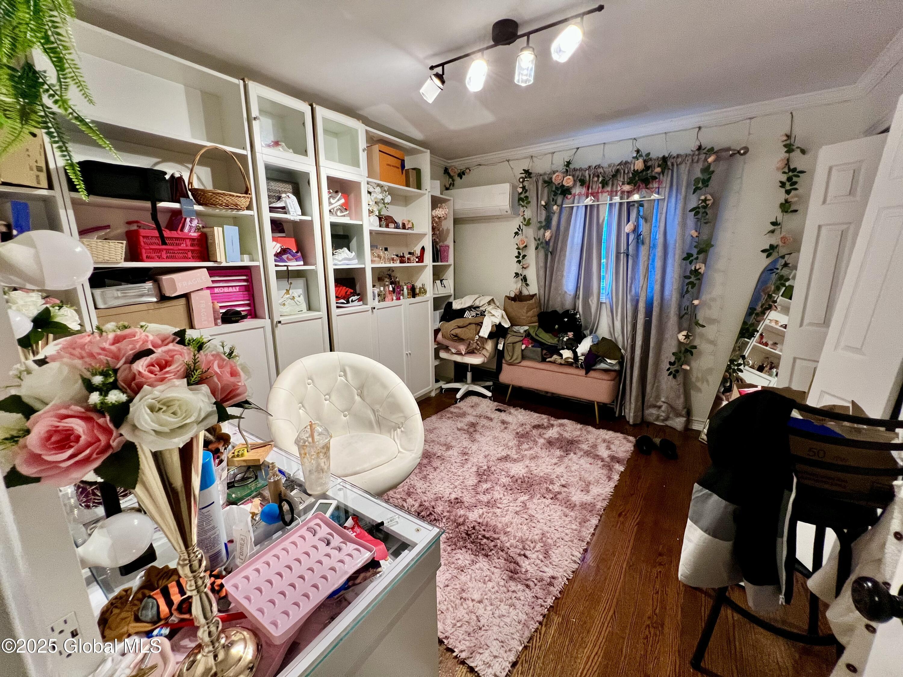 Glenville, New York 12302, United States, 6 Bedrooms Bedrooms, ,2 BathroomsBathrooms,Residential,Active,148235