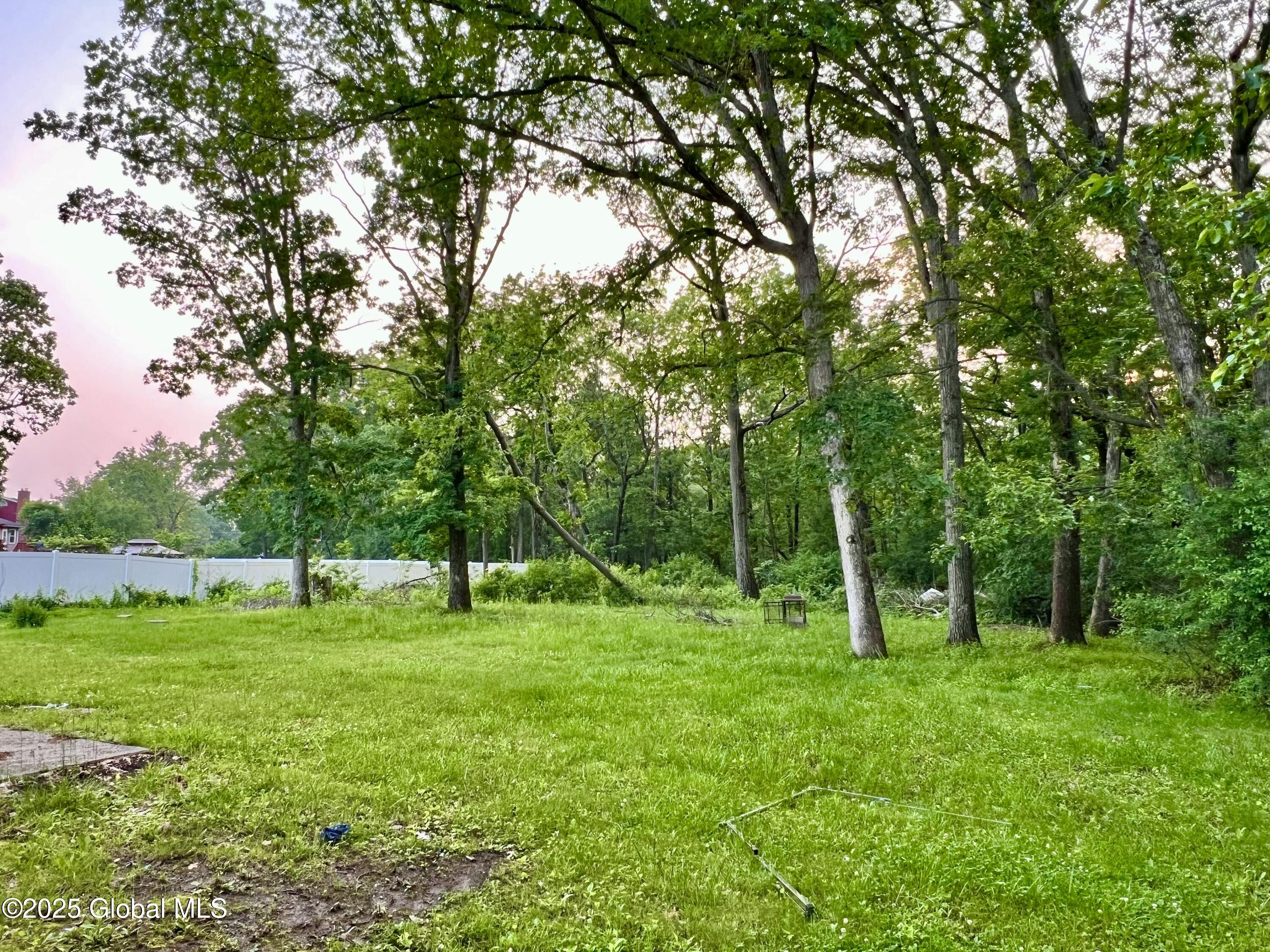 Glenville, New York 12302, United States, 6 Bedrooms Bedrooms, ,2 BathroomsBathrooms,Residential,Active,148235