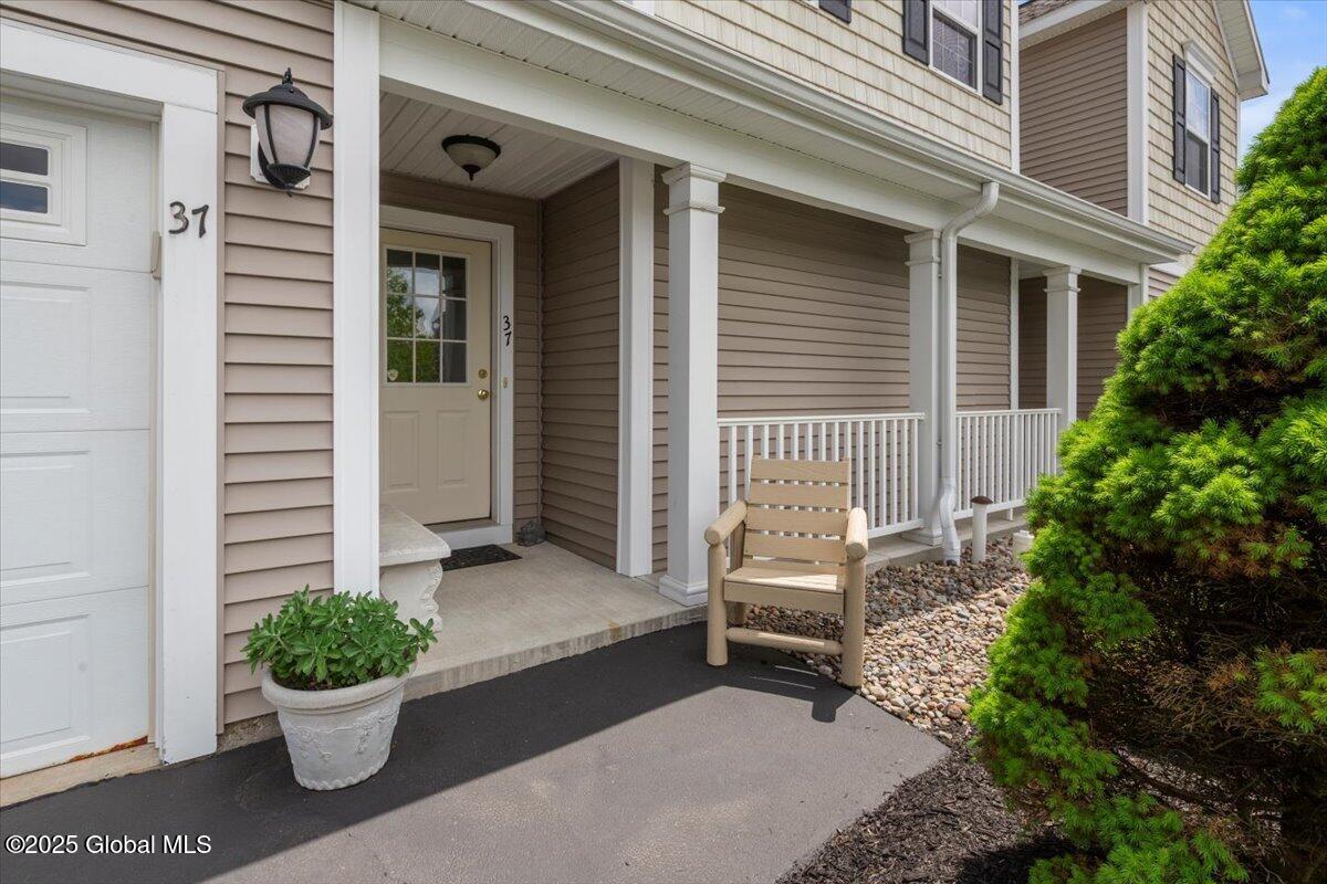 37 Governor Circle, Albany, New York image 7