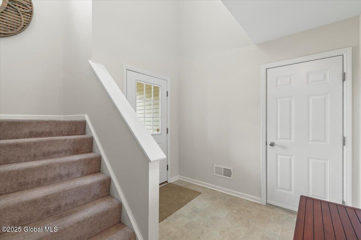 37 Governor Circle, Albany, New York image 9