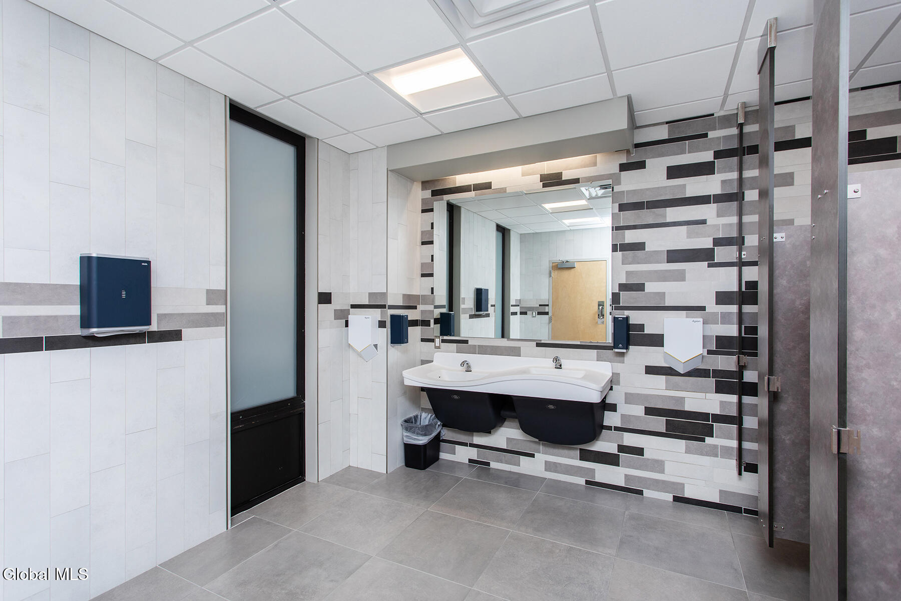 Schenectady, New York 12305, United States, ,Residential,Active,166705