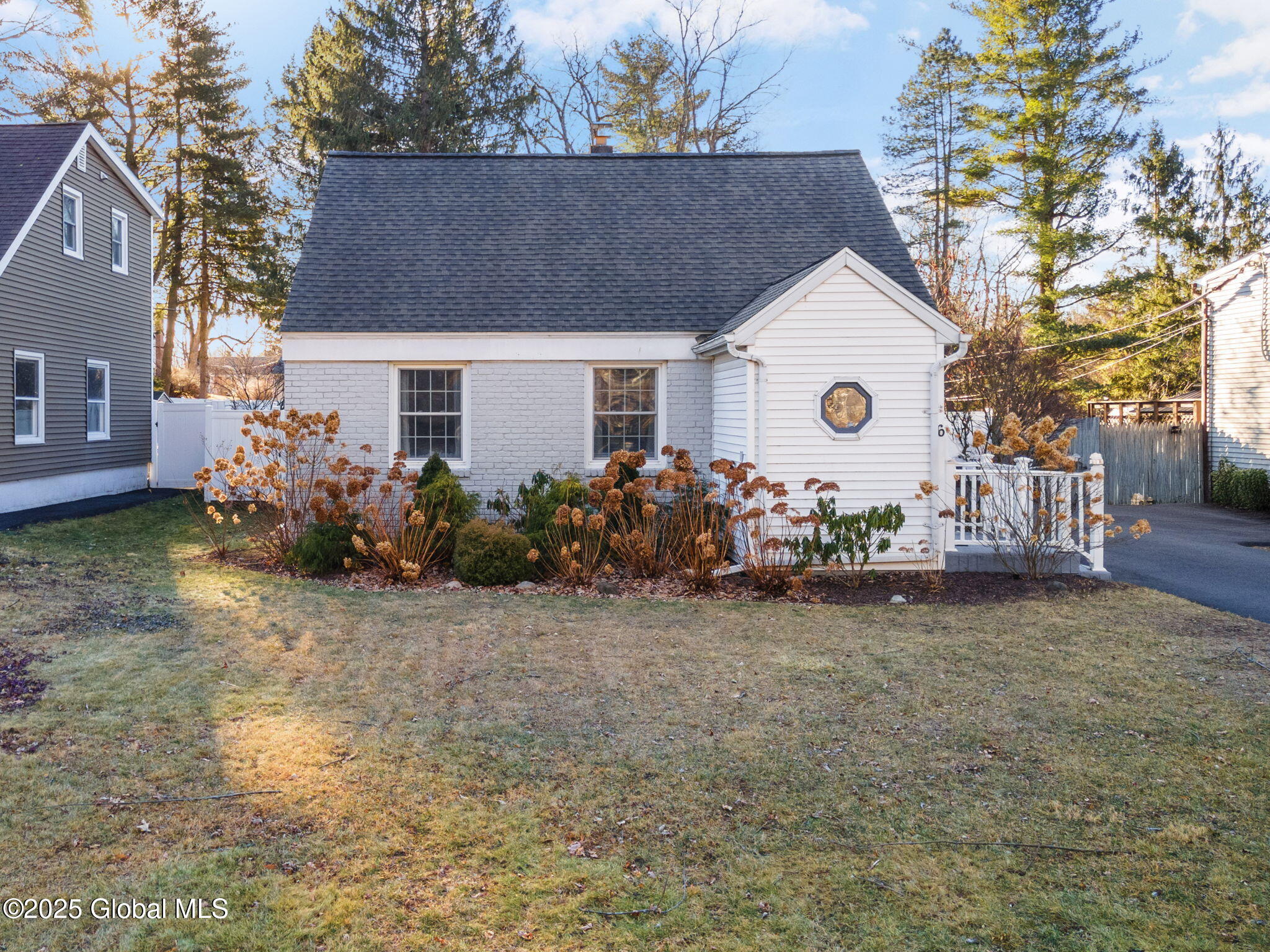 6 Rita Lane, Loudonville, New York image 1