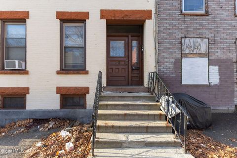 Photo of 30 Bradford Street #2nd floor, Albany, NY 12206 (MLS # 202531132)