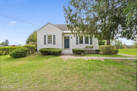 Photo of 926 Saratoga Road, Ballston Lake, NY 12019 (MLS # 202616302)