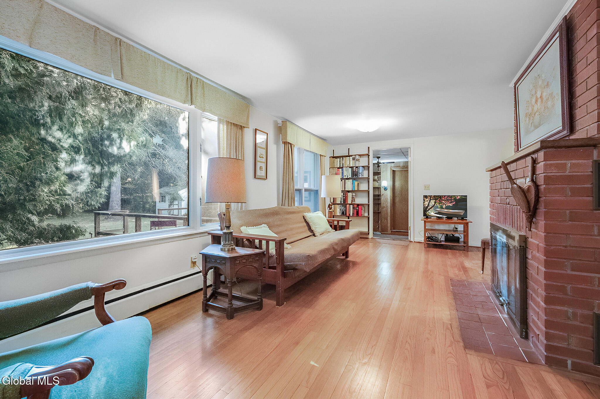 Niverville, New York 12130, United States, 3 Bedrooms Bedrooms, ,2 BathroomsBathrooms,Residential,Contingent,211304