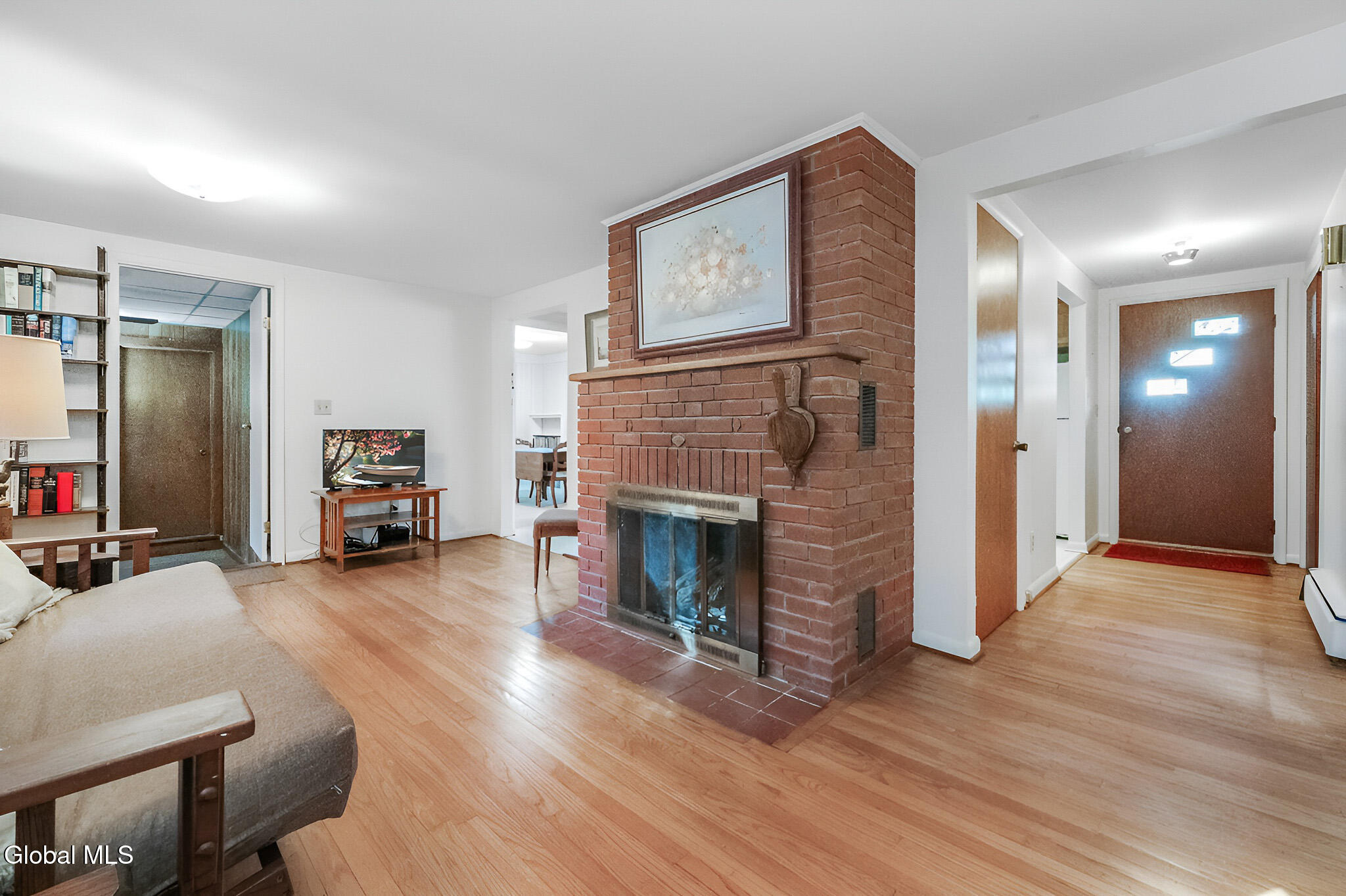 Niverville, New York 12130, United States, 3 Bedrooms Bedrooms, ,2 BathroomsBathrooms,Residential,Contingent,211304