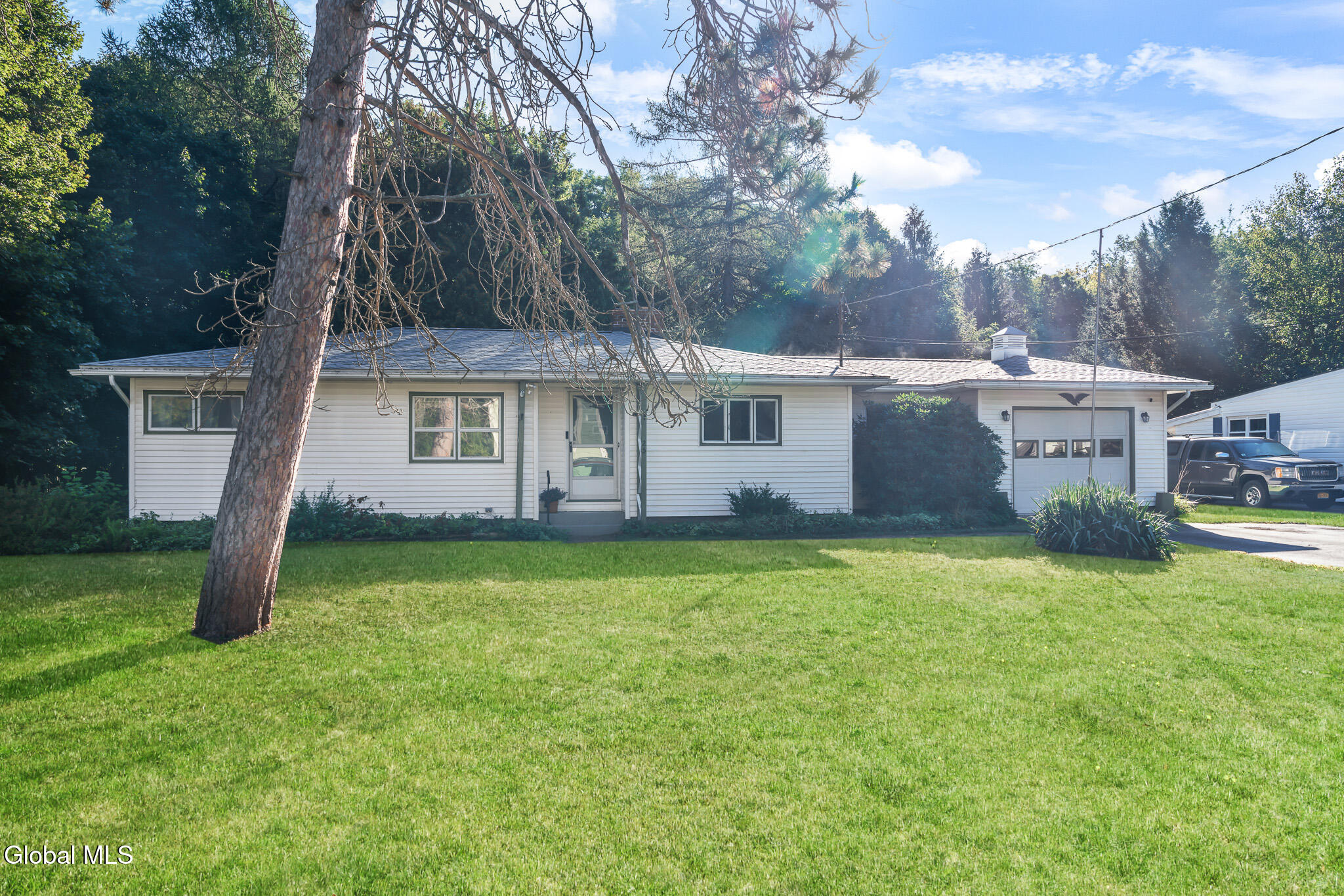 Niverville, New York 12130, United States, 3 Bedrooms Bedrooms, ,2 BathroomsBathrooms,Residential,Contingent,211304