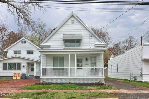 Photo of 1031 Helderberg Avenue, Schenectady, NY 12306 (MLS # 202615195)