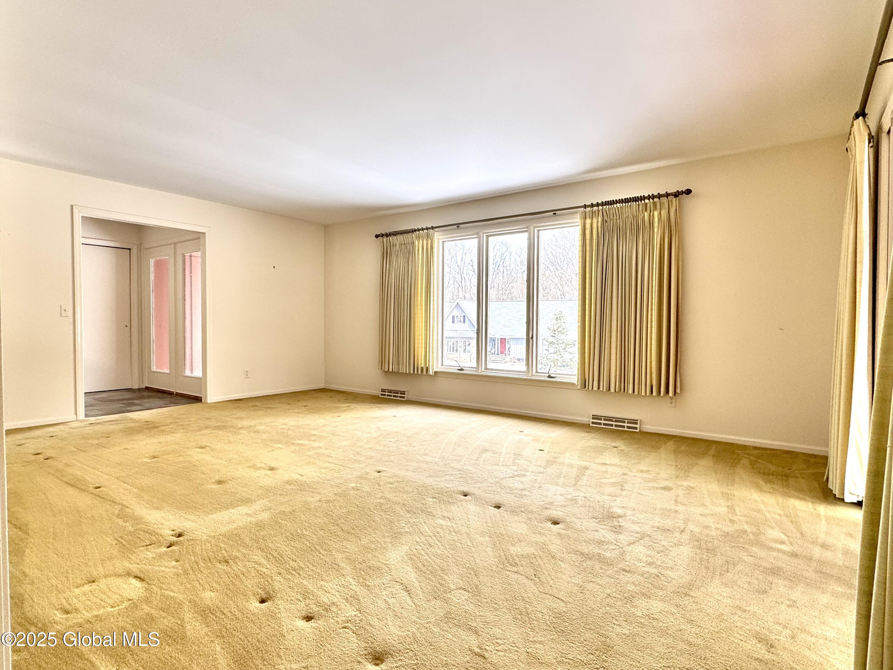 33 Twicwood Lane, Queensbury, New York image 4