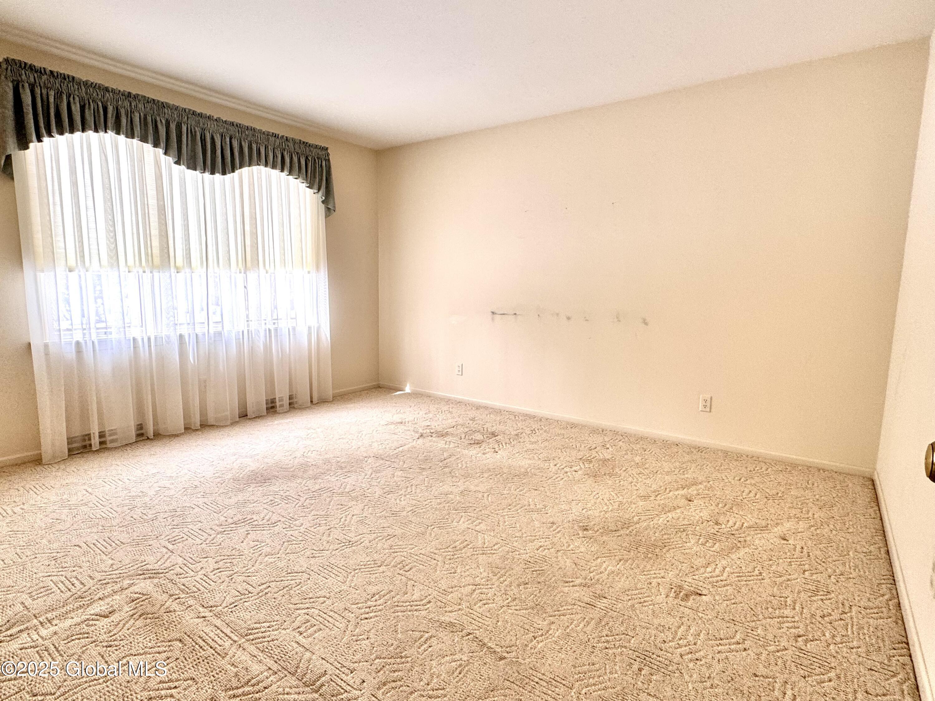 33 Twicwood Lane, Queensbury, New York image 8