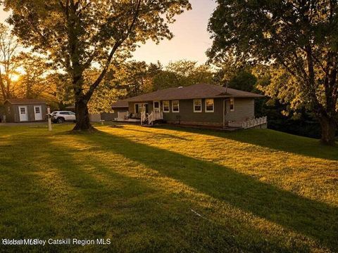 Homes For Sale - 825 County Route 51<br/> New Baltimore, NY 12051