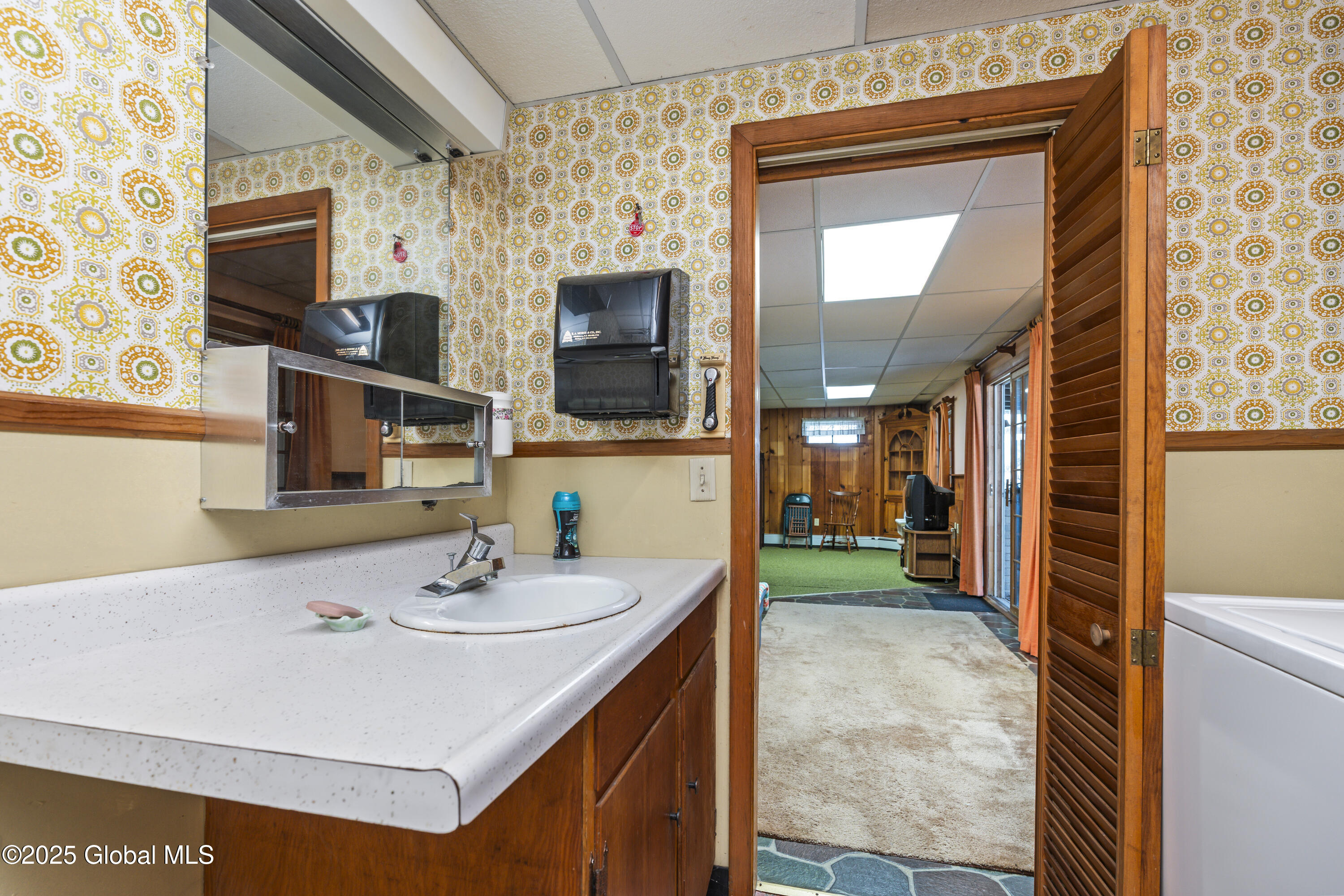 33 Fischer Extension, Kinderhook, New York image 32