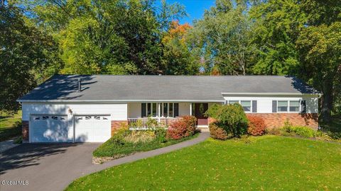 Photo of 26 Valdepenas Lane, Clifton Park, NY 12065 (MLS # 202528233) Photo of 26 Valdepenas Lane, Clifton Park, NY 12065 (MLS # 202528233)