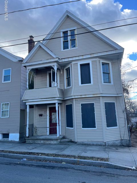 Photo of 506 Hattie Street, Schenectady, NY 12308 (MLS # 202529959)