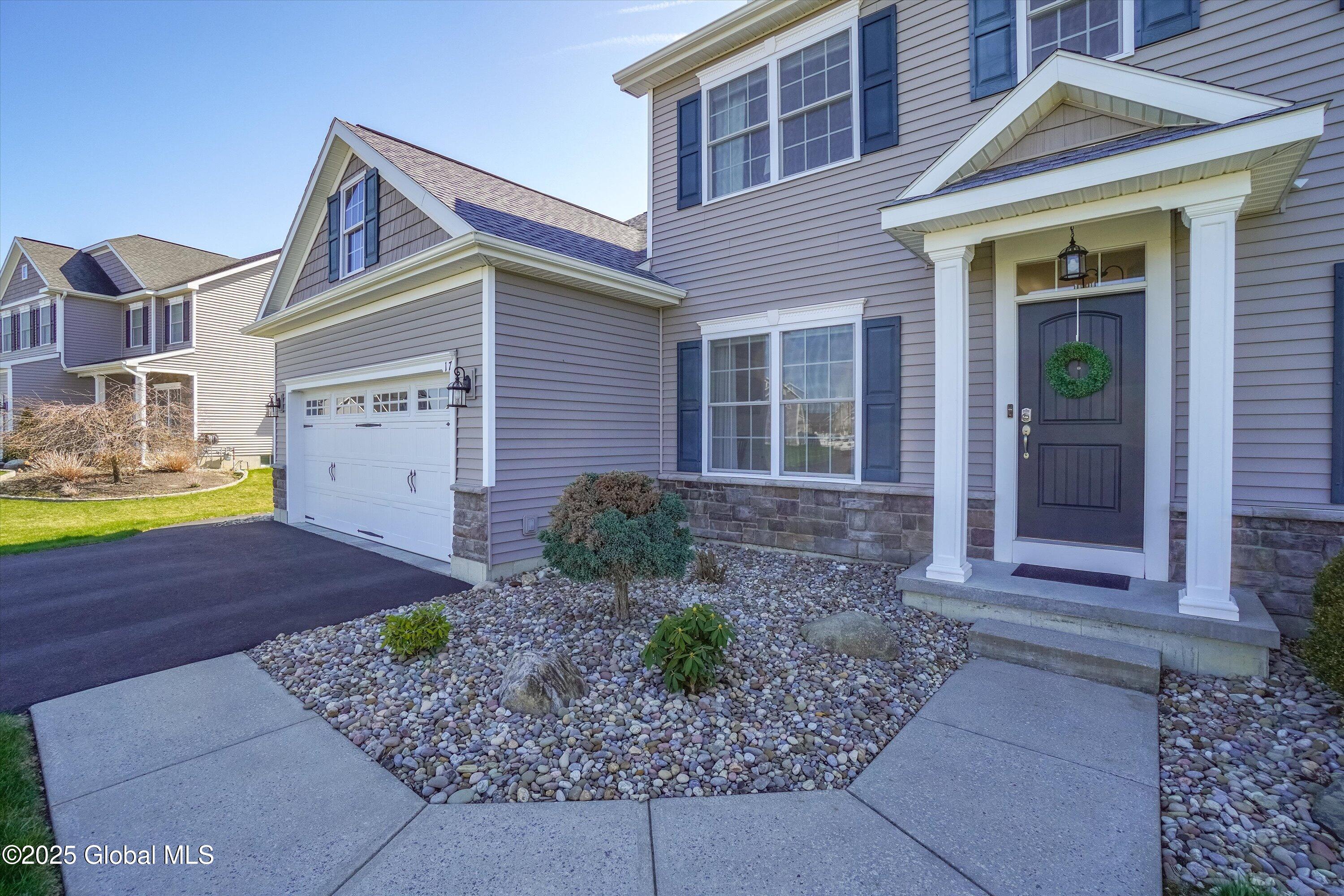 17 Julia Circle, Mechanicville, New York image 3