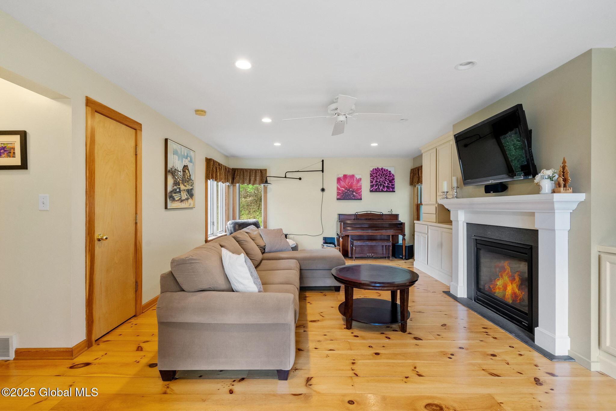 77 Cass Hill Road, Voorheesville, New York image 24