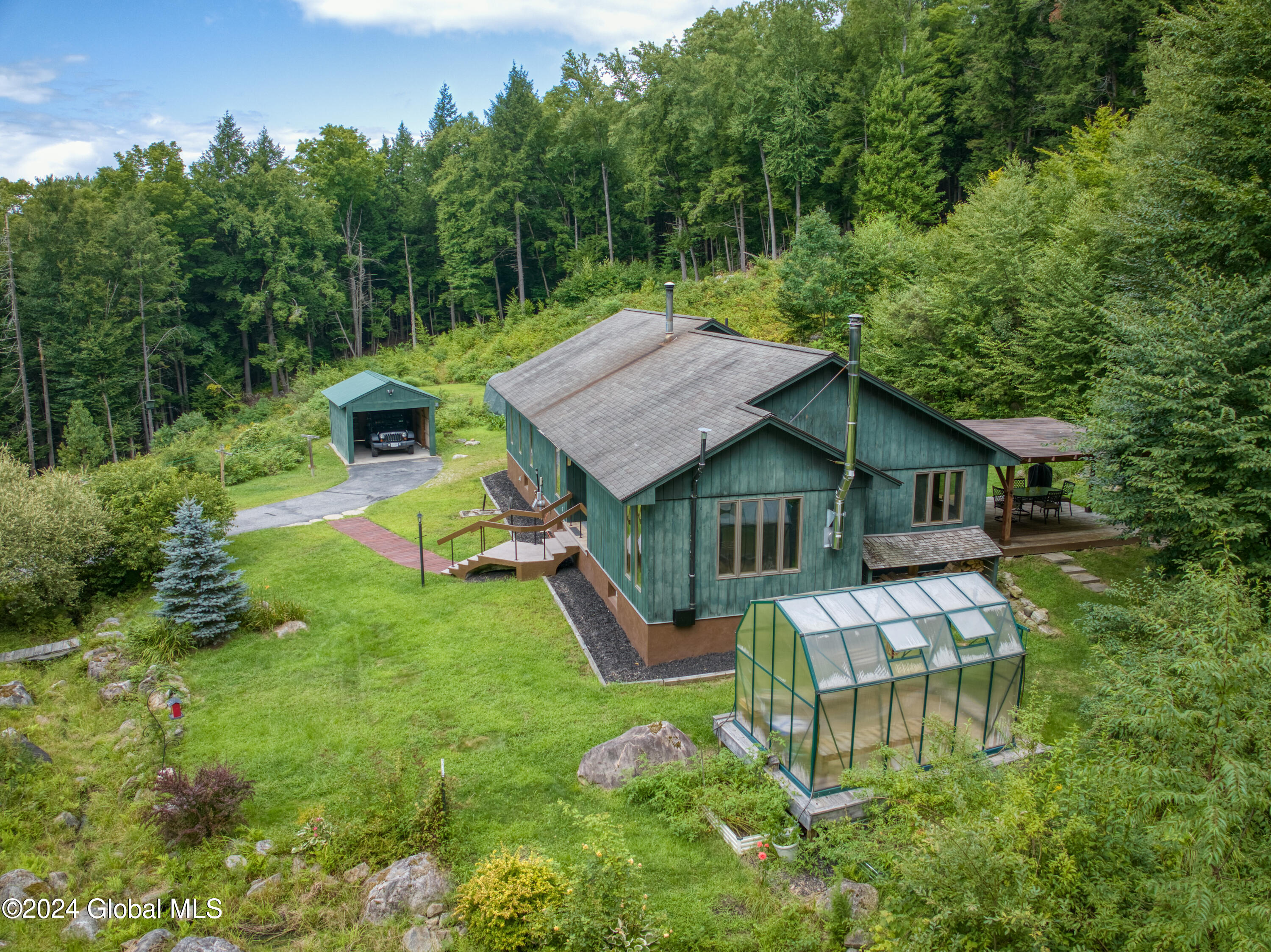 380 Valentine Pond Road, Pottersville, New York image 4