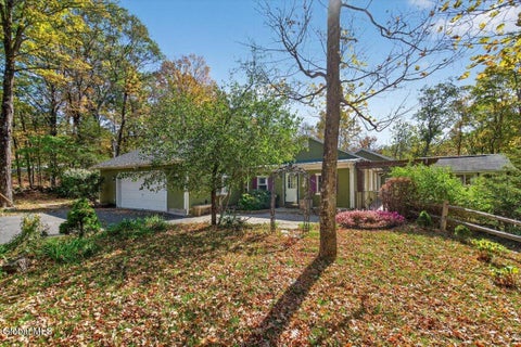 Photo for 262 Jarvis Road N