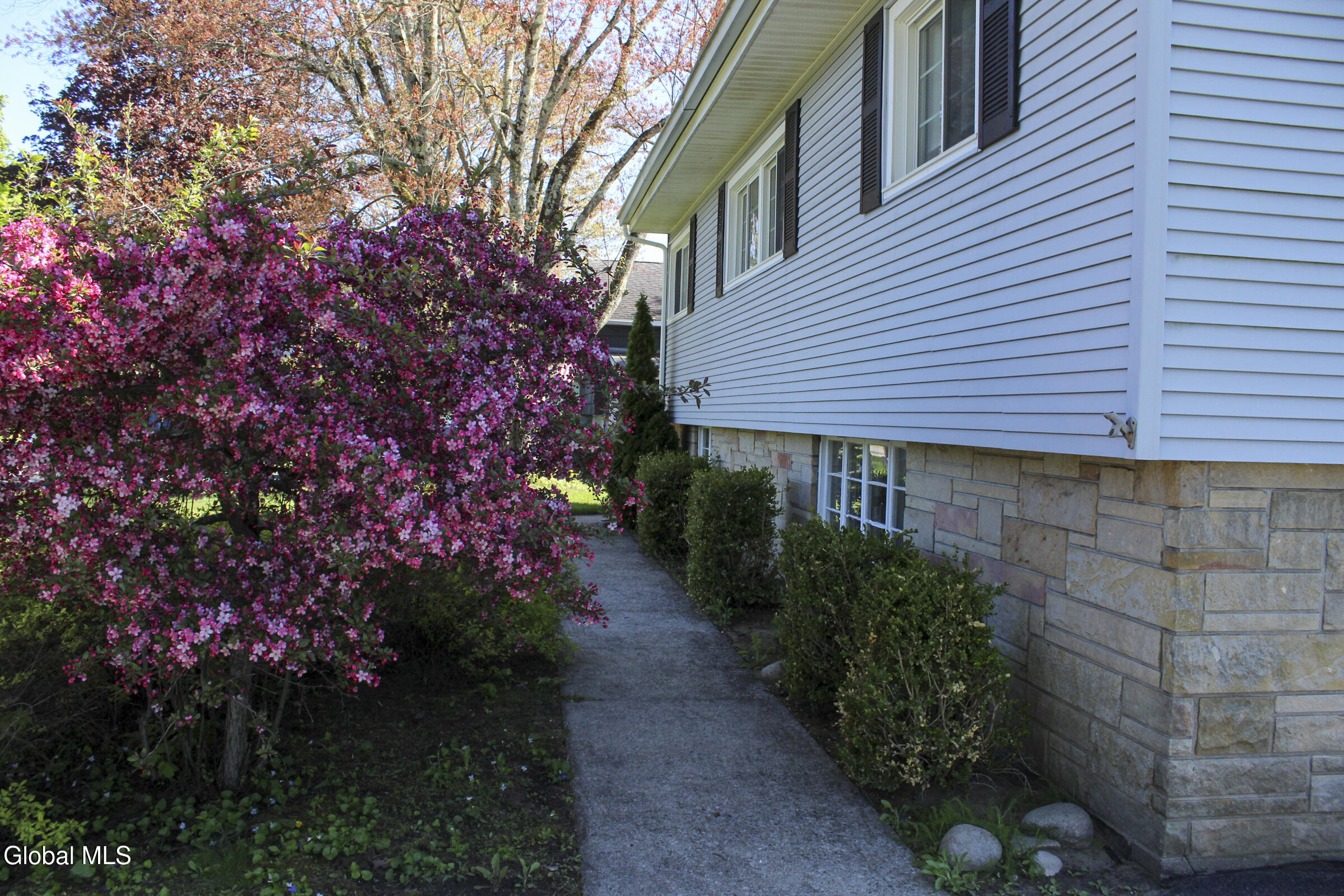 11 Hughes Court