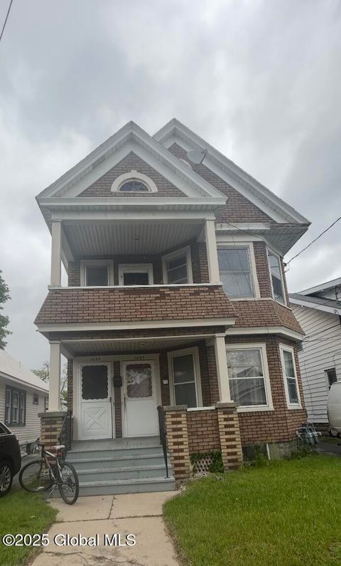 Photo of 1435 Van Cortland Street, Schenectady, NY 12303 (MLS # 202517738)