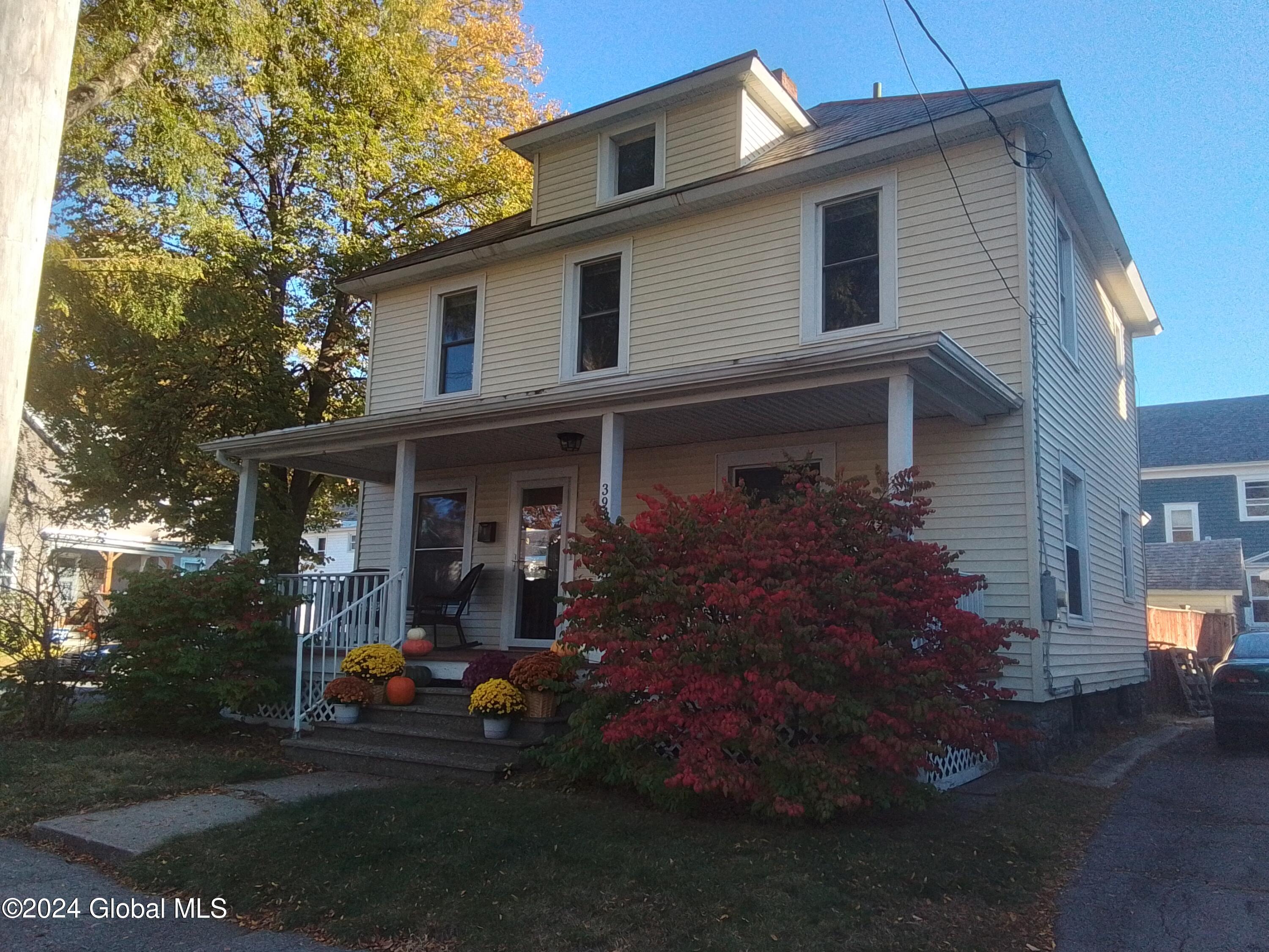 39 Hunter Street, Glens Falls, New York image 1